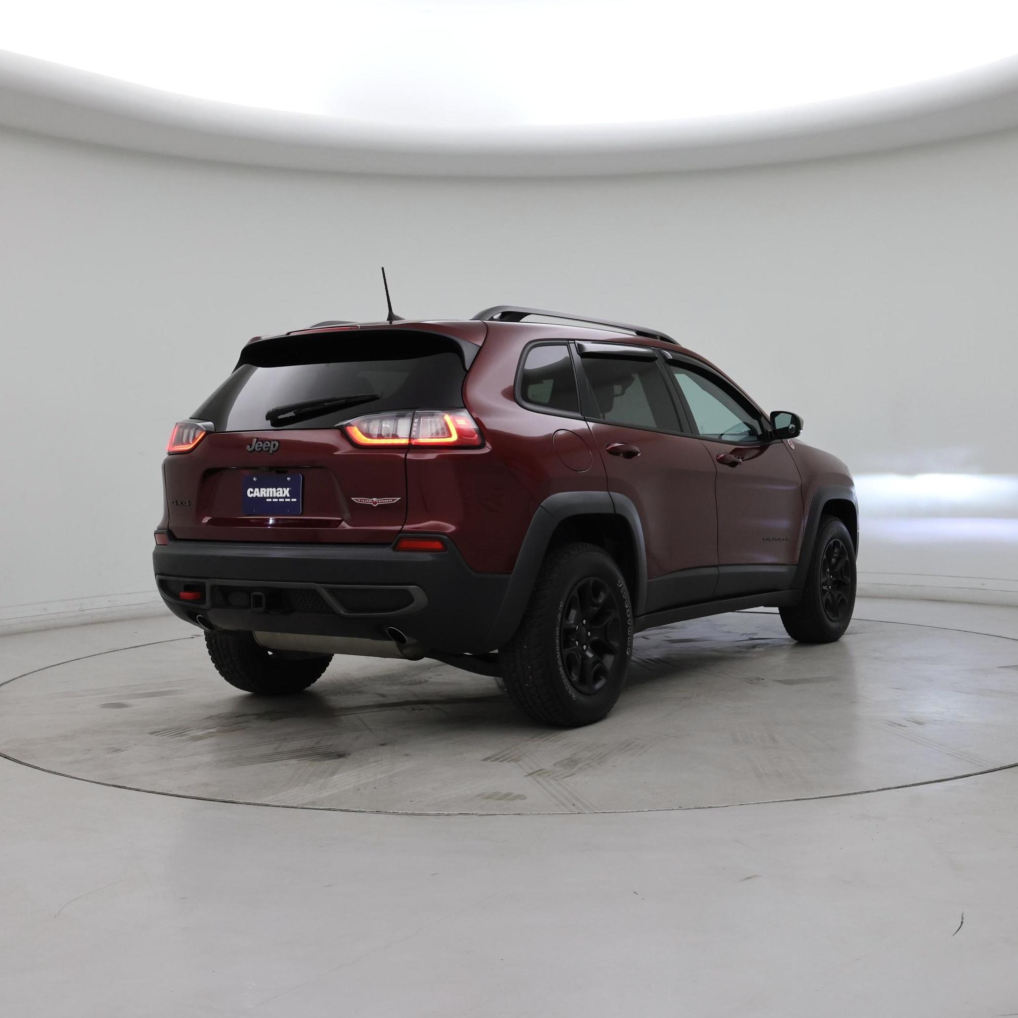 Thumbnail: 2019 Jeep Cherokee - 8