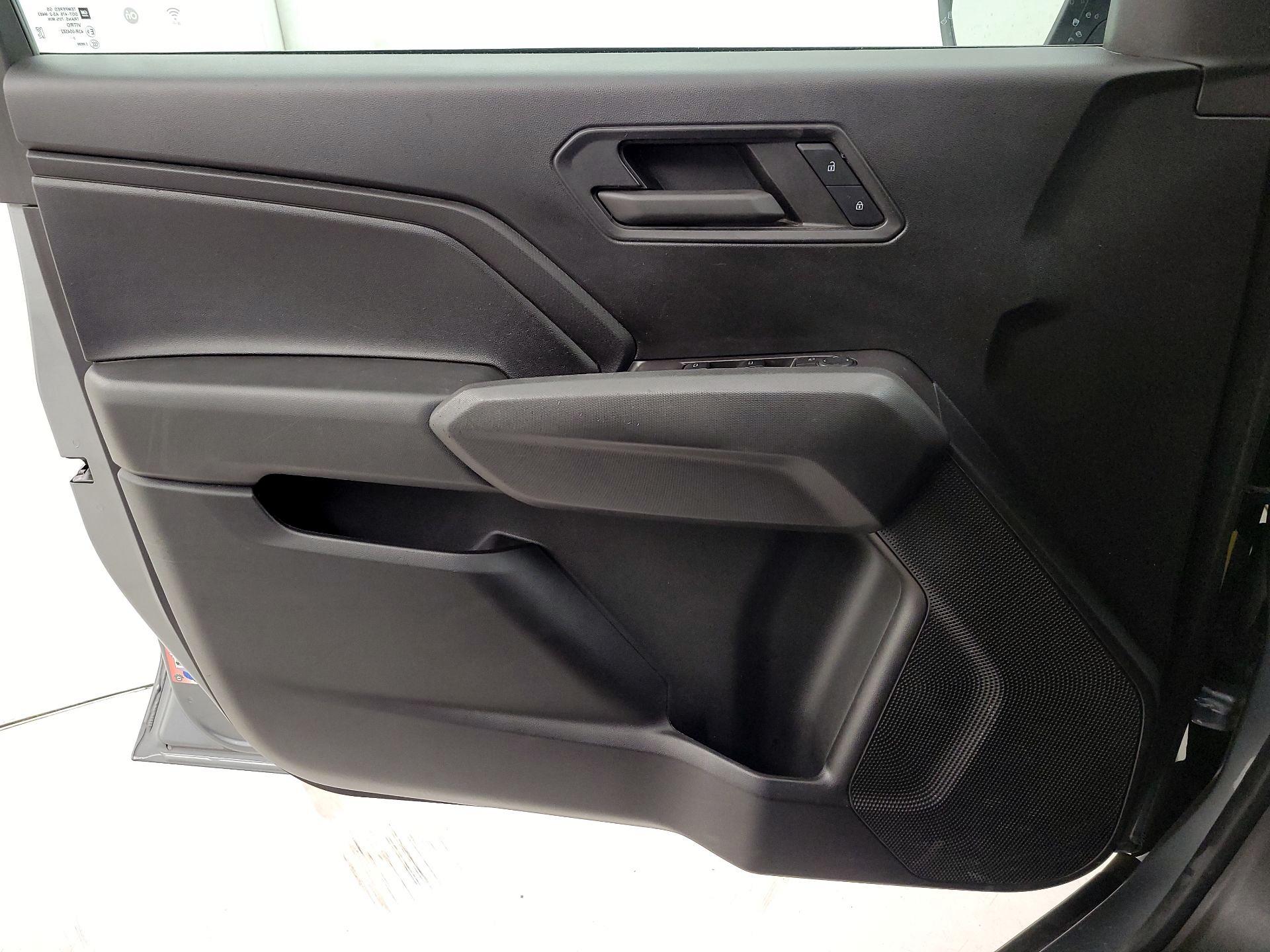 Thumbnail: 2023 Chevrolet Colorado - 12