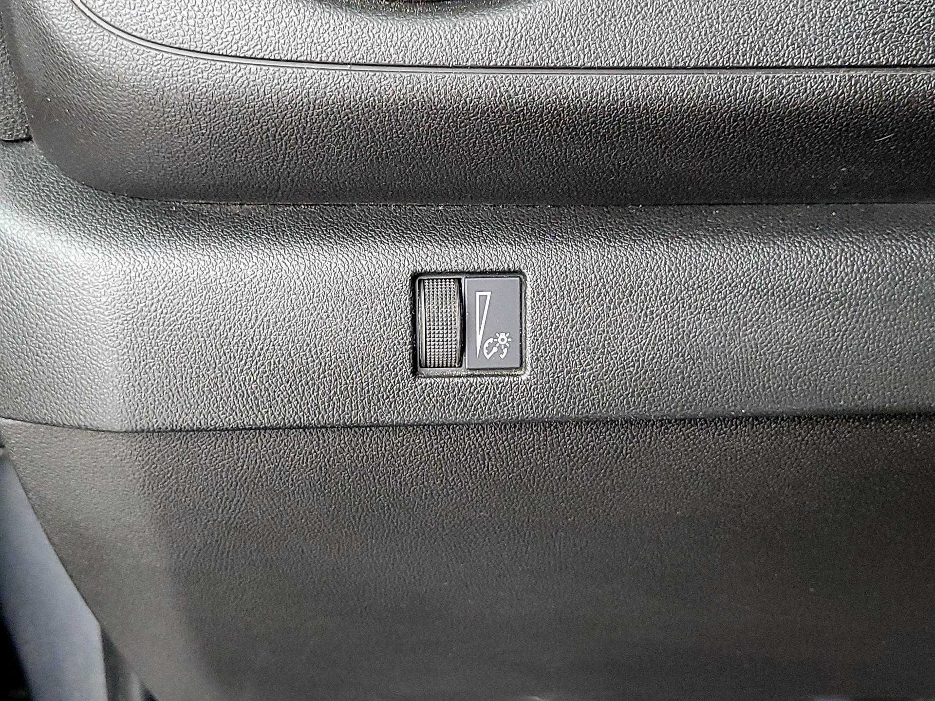 Thumbnail: 2023 Chevrolet Colorado - 13