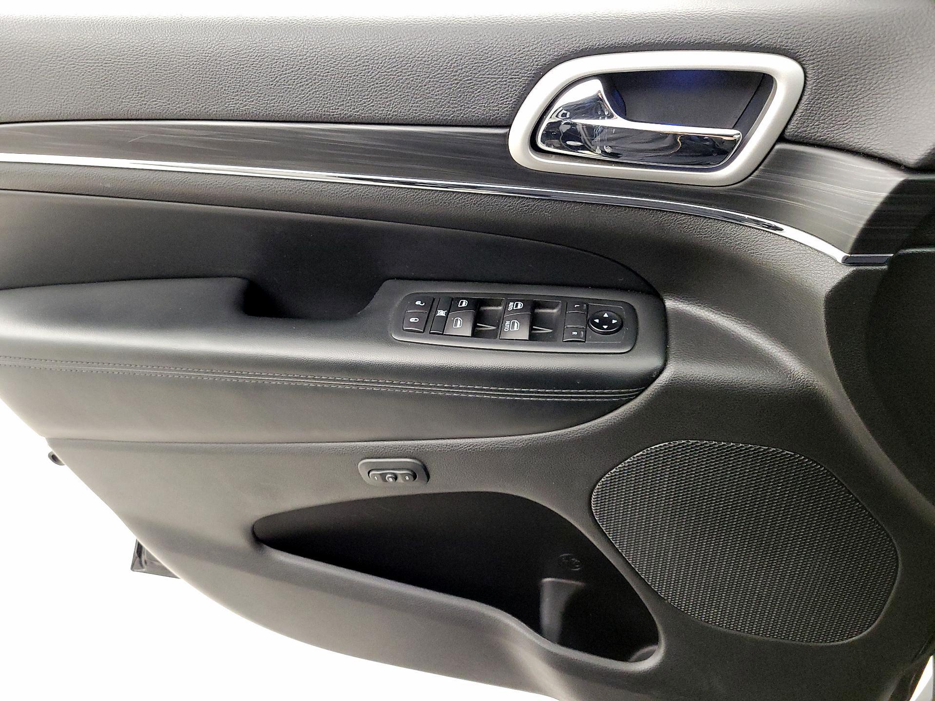 Thumbnail: 2021 Jeep Grand Cherokee - 12