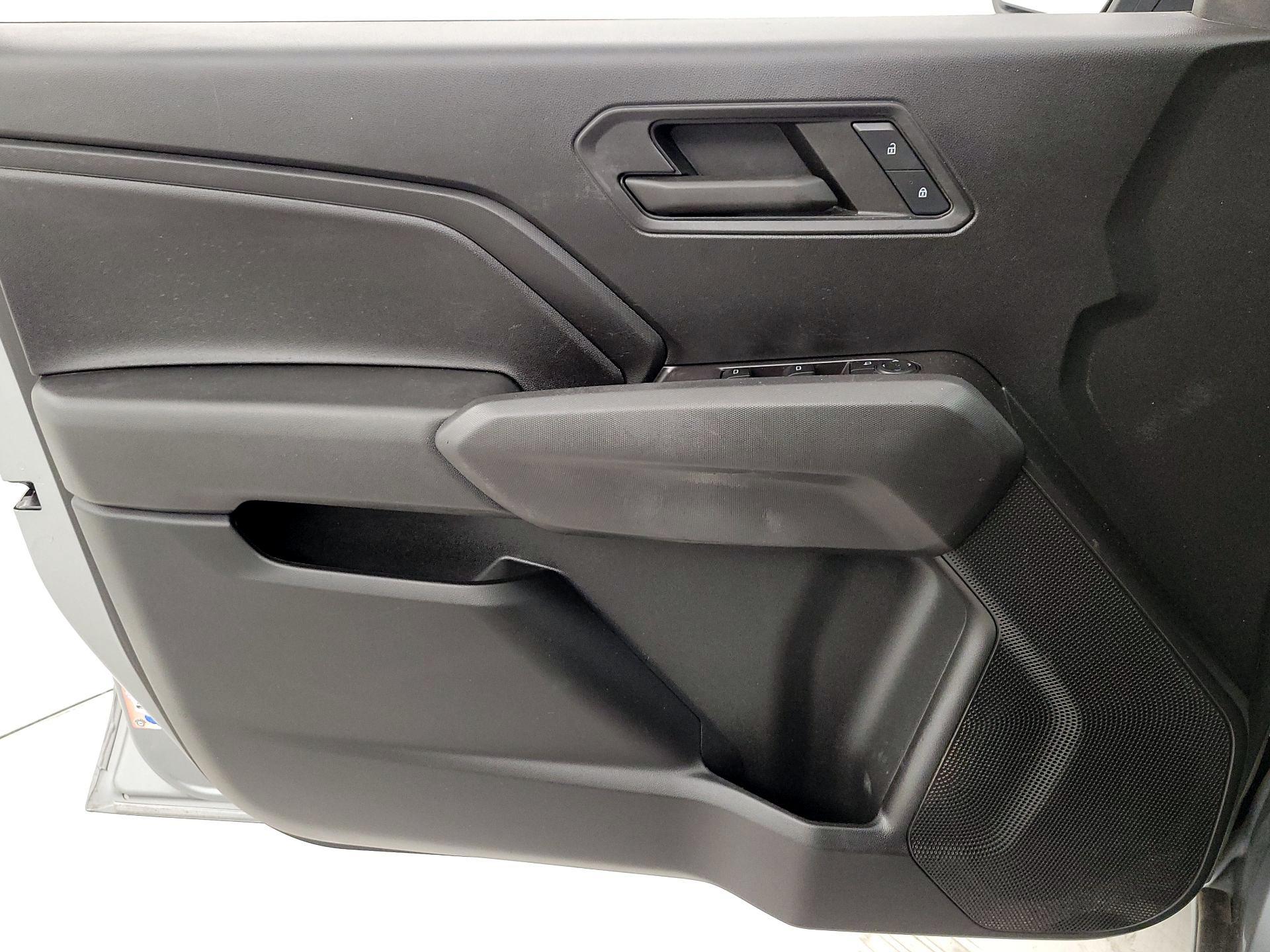 Thumbnail: 2023 Chevrolet Colorado - 12