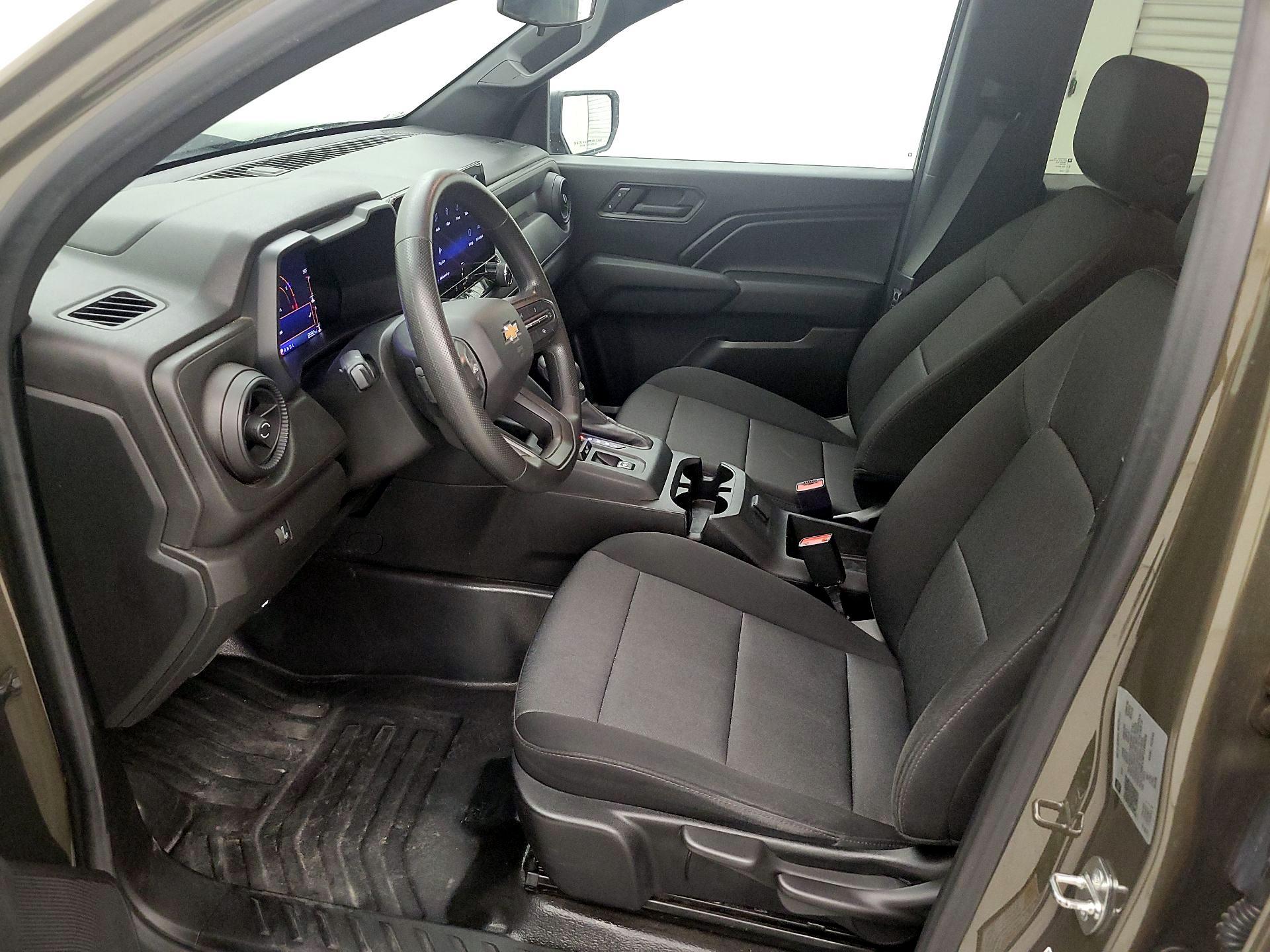 Thumbnail: 2023 Chevrolet Colorado - 11