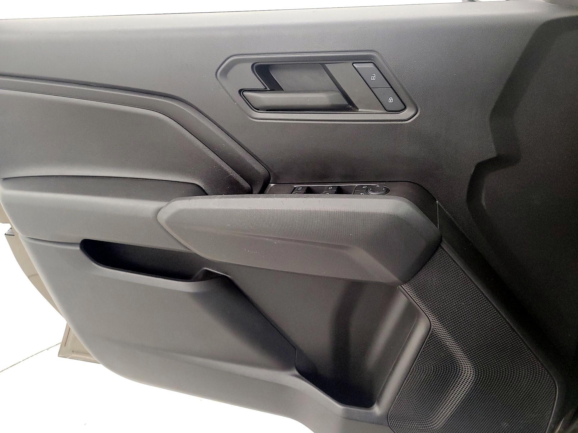 Thumbnail: 2023 Chevrolet Colorado - 12