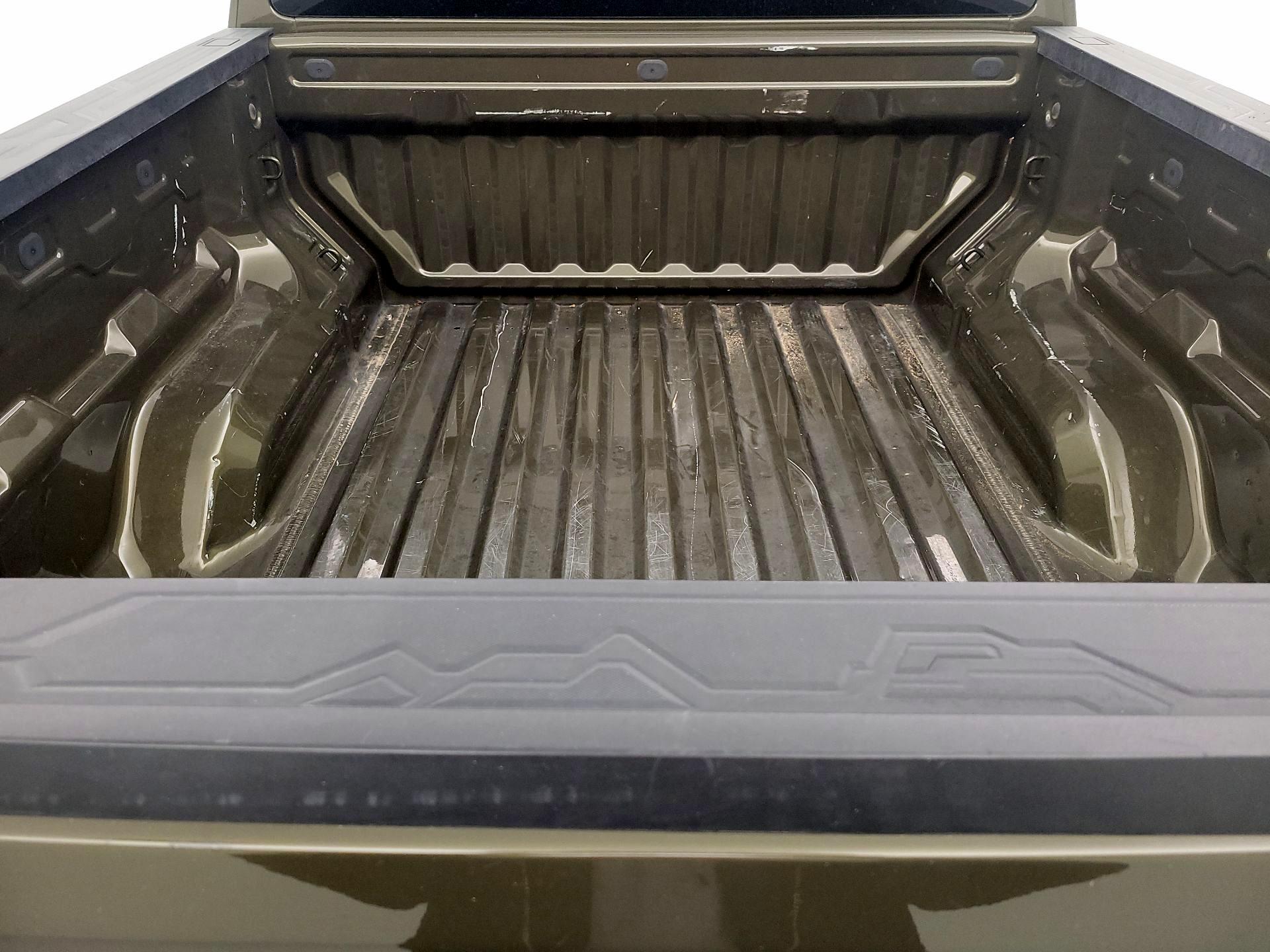 Thumbnail: 2023 Chevrolet Colorado - 16