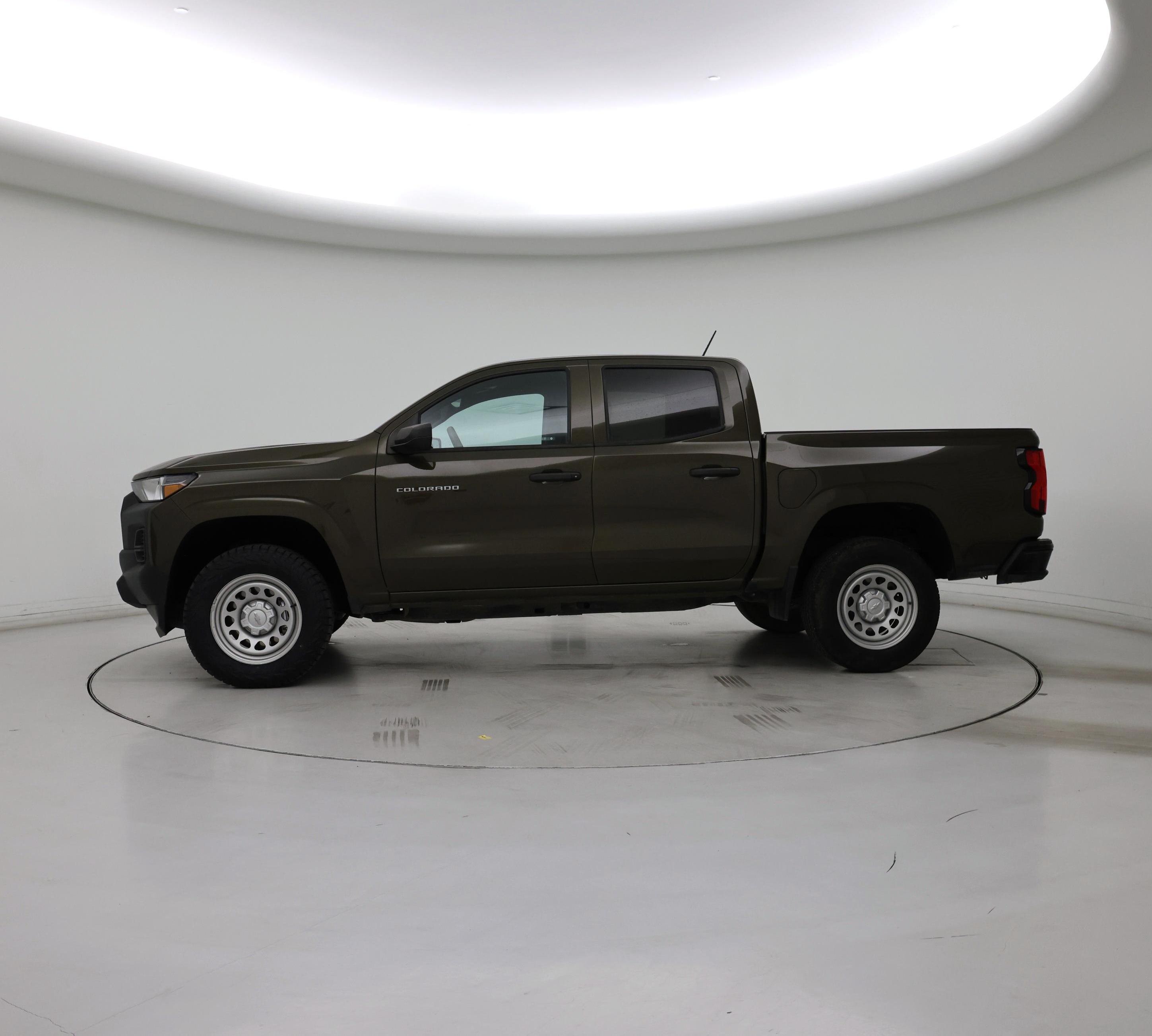 Thumbnail: 2023 Chevrolet Colorado - 3