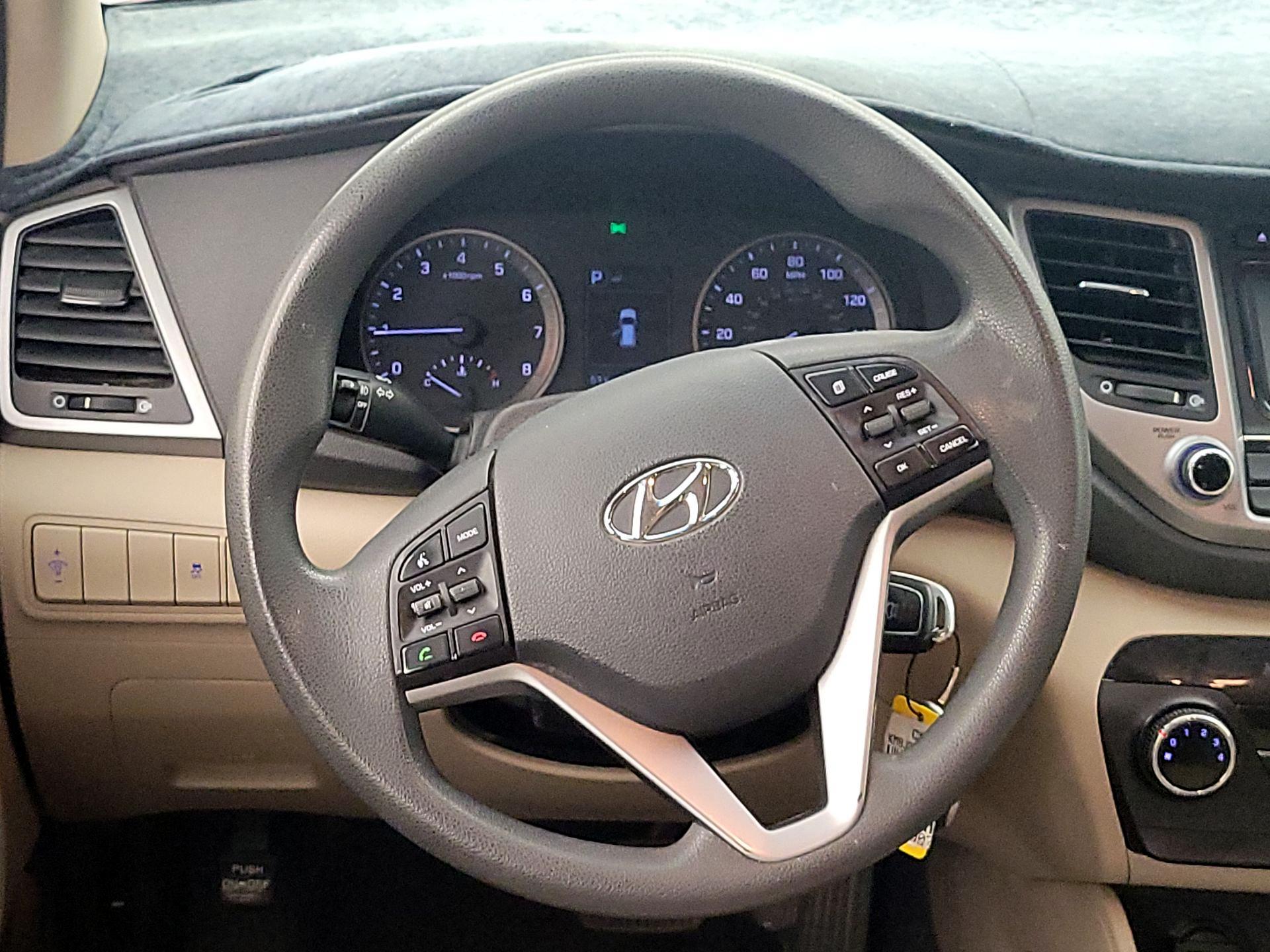 Thumbnail: 2016 Hyundai Tucson - 10