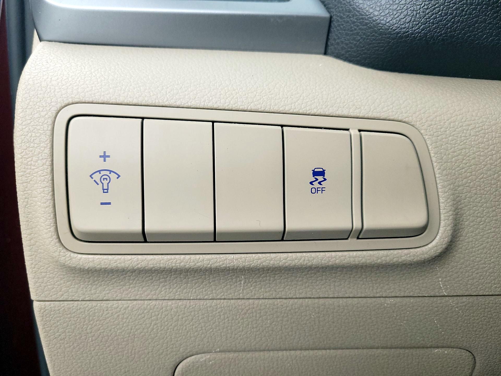 Thumbnail: 2016 Hyundai Tucson - 13