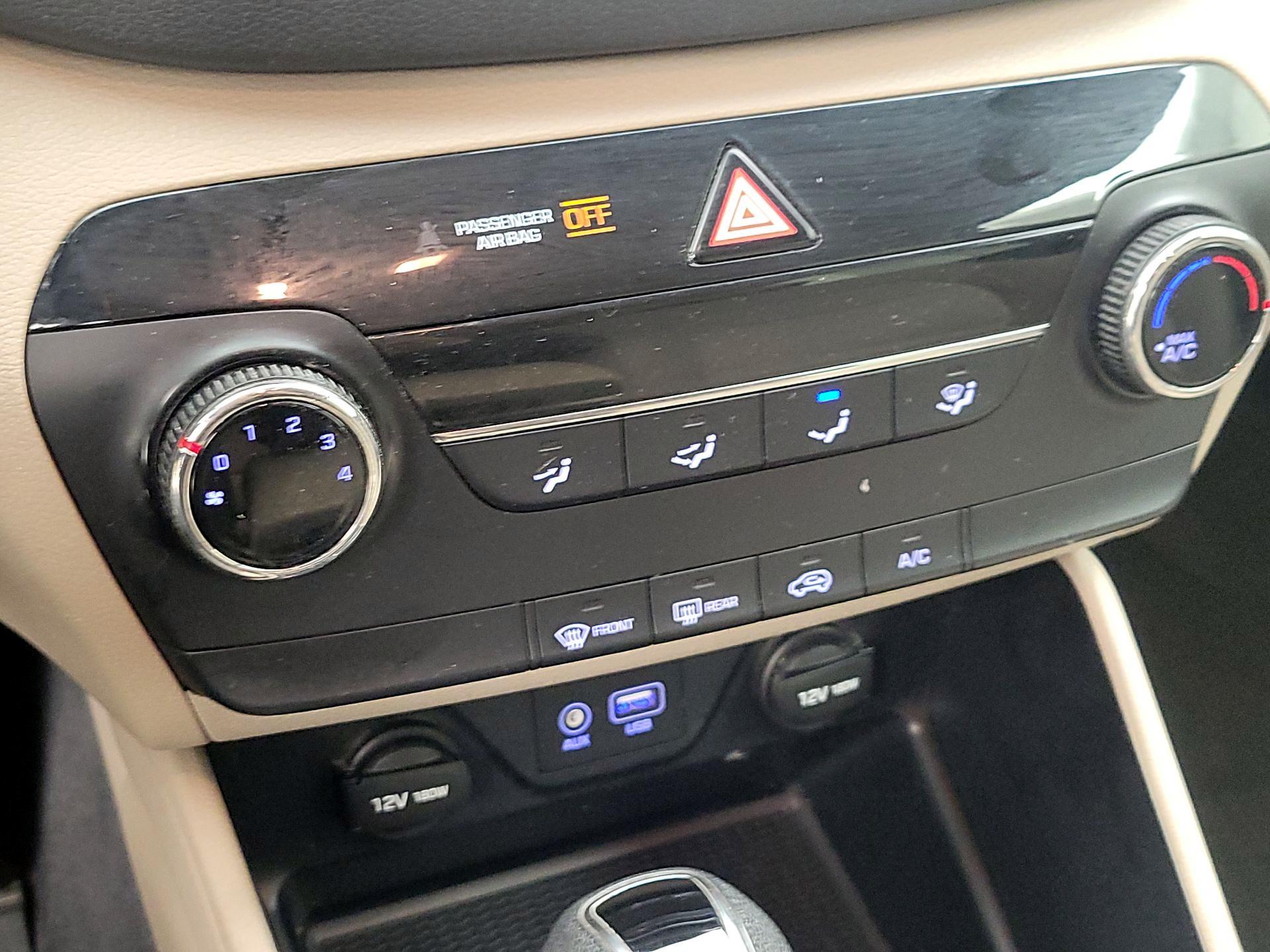 Thumbnail: 2016 Hyundai Tucson - 16