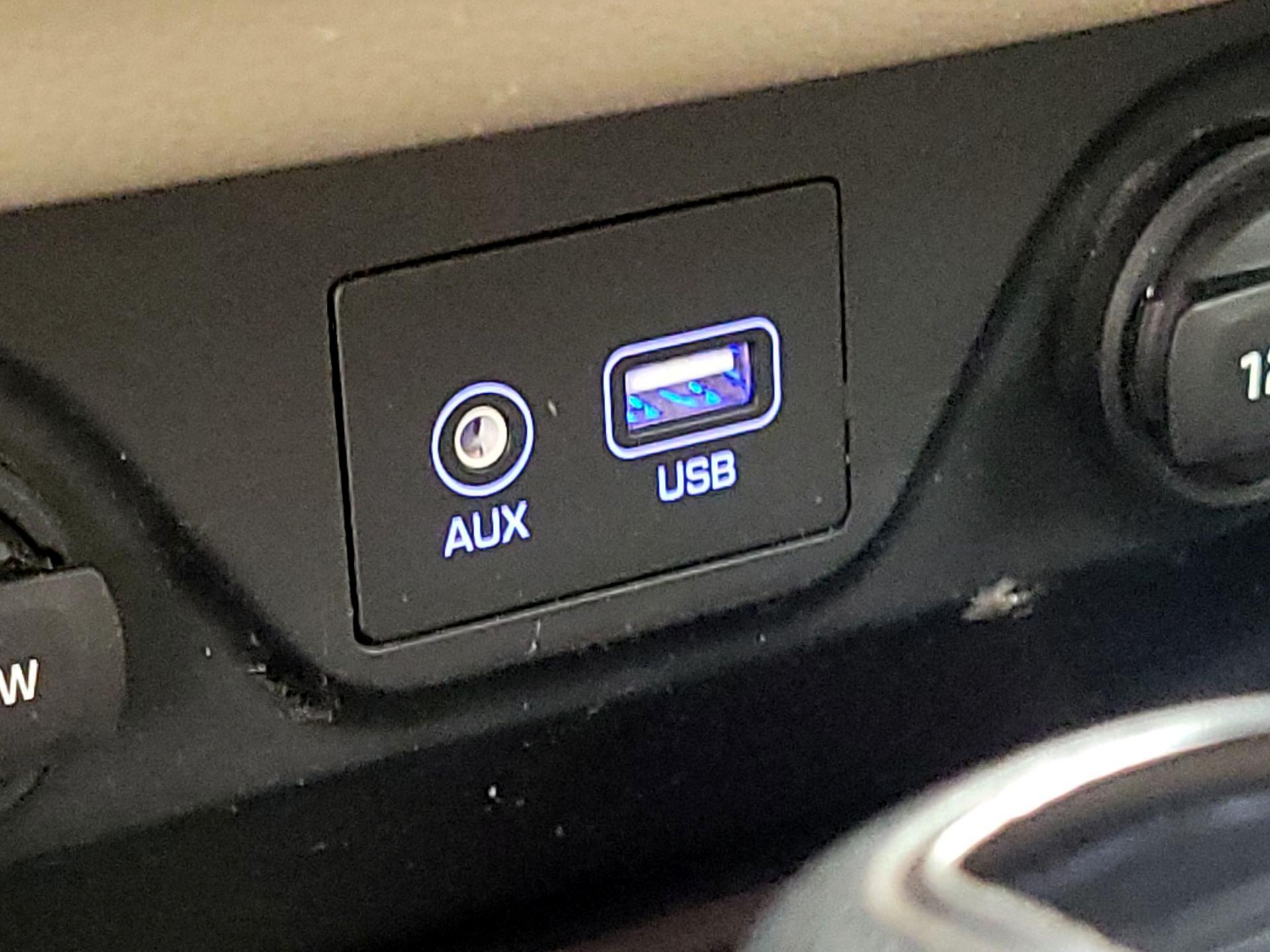 Thumbnail: 2016 Hyundai Tucson - 18