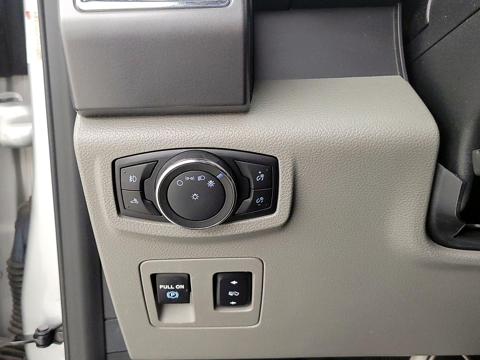 Thumbnail: 2016 Ford F-150 - 13