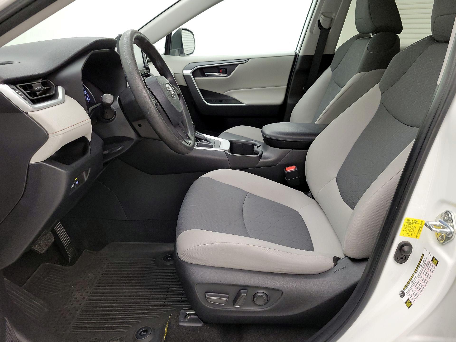 Thumbnail: 2022 Toyota RAV4 - 11