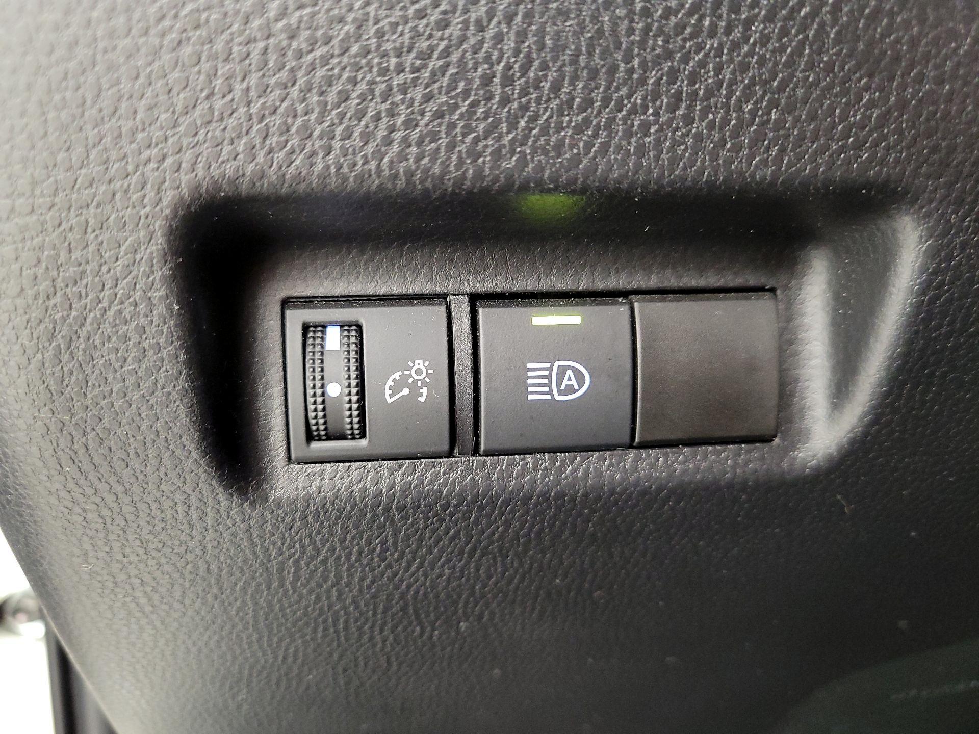 Thumbnail: 2022 Toyota RAV4 - 13