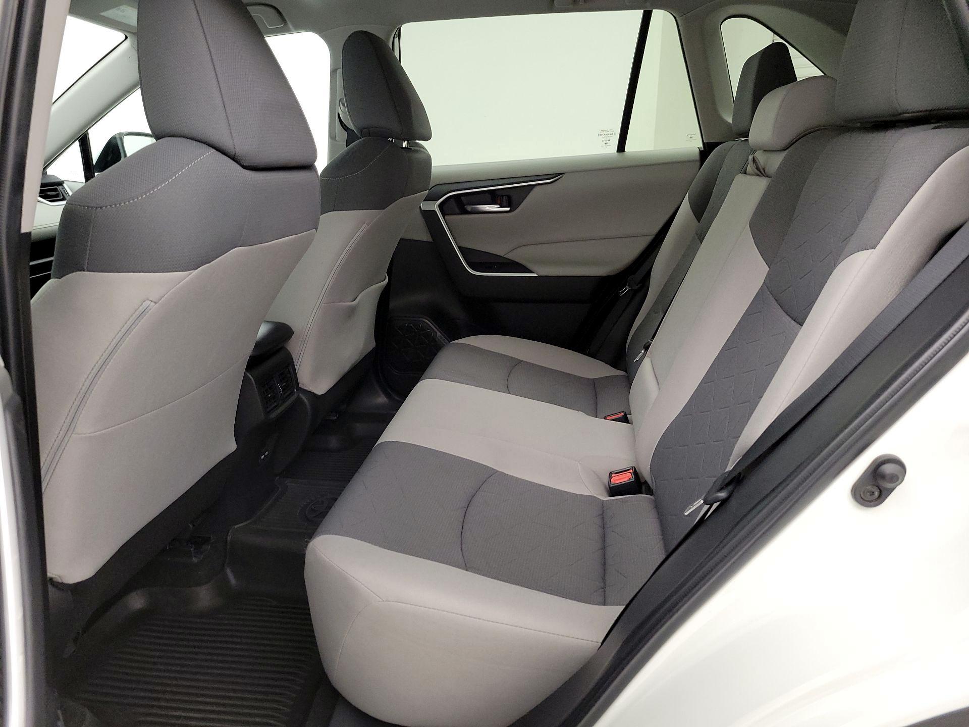 Thumbnail: 2022 Toyota RAV4 - 19