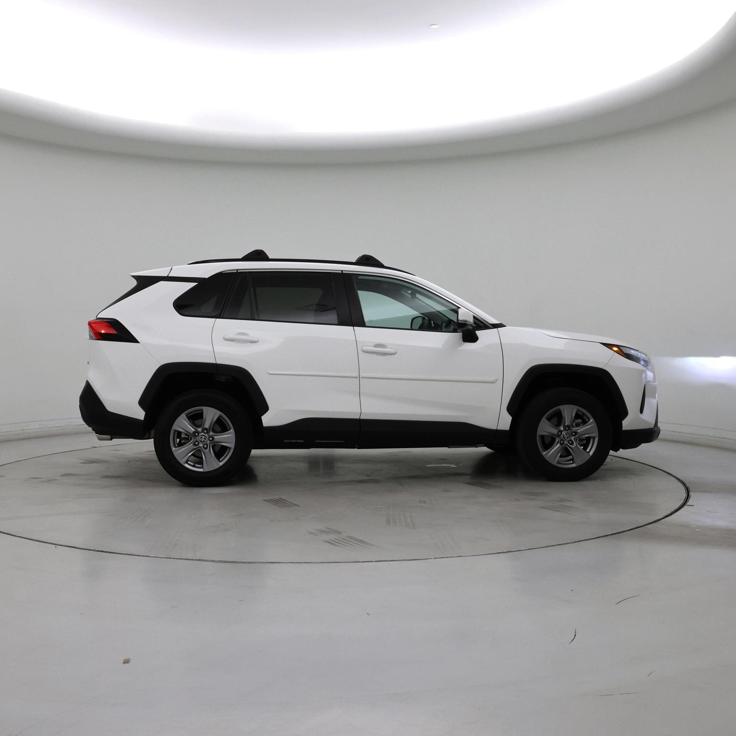 Thumbnail: 2022 Toyota RAV4 - 7