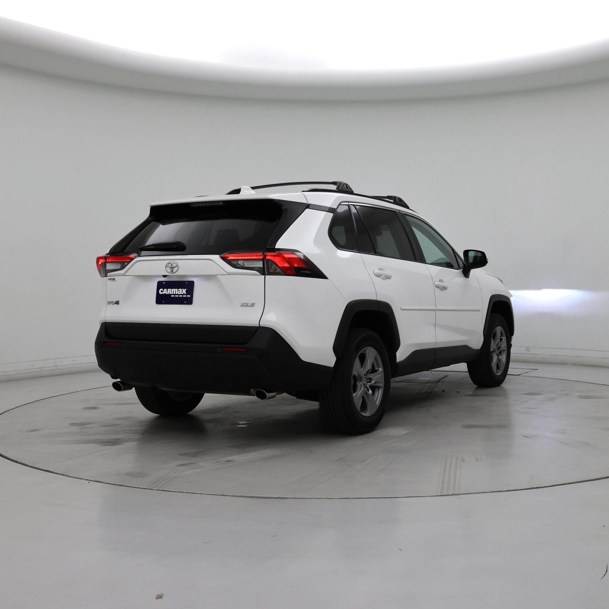 Thumbnail: 2022 Toyota RAV4 - 8