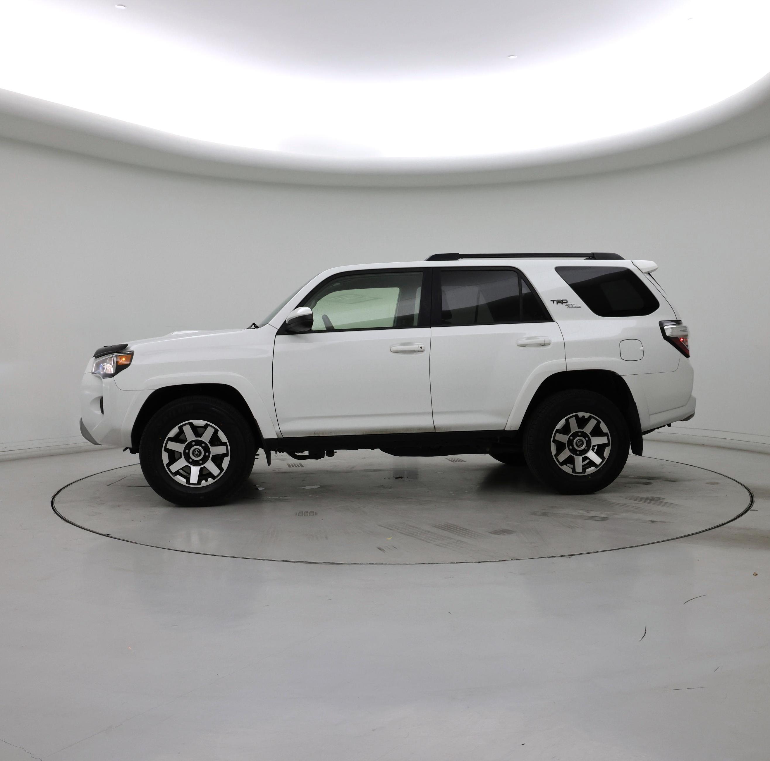 Thumbnail: 2021 Toyota 4Runner - 3
