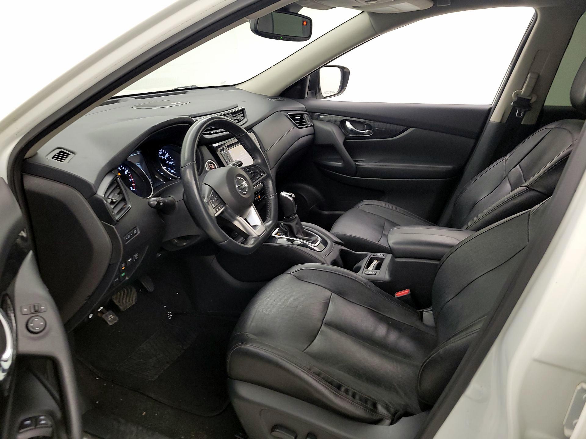 Thumbnail: 2017 Nissan Rogue - 9