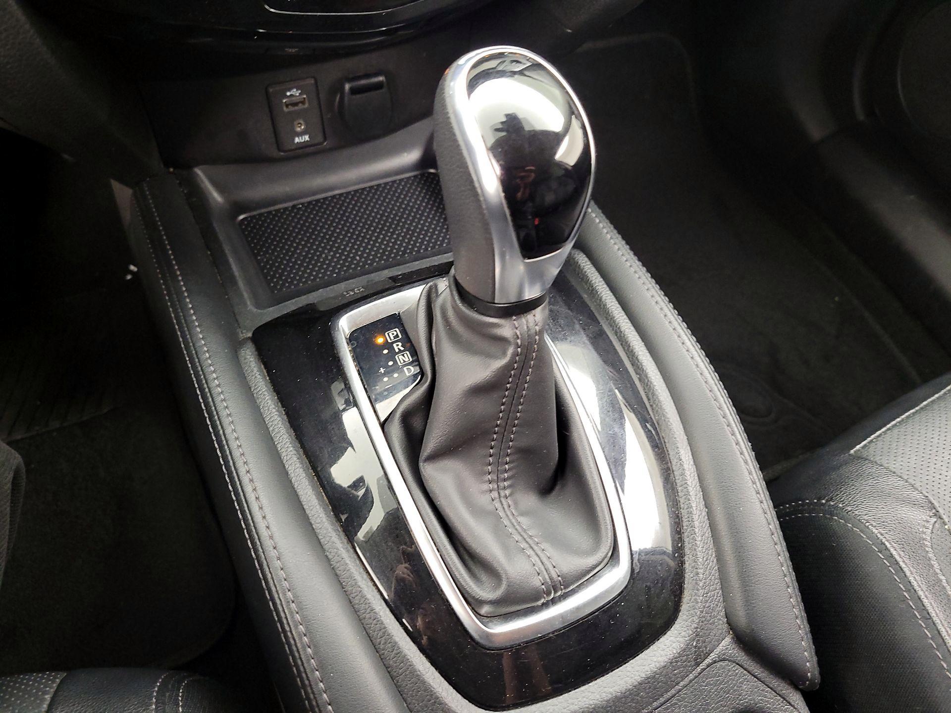 Thumbnail: 2017 Nissan Rogue - 13