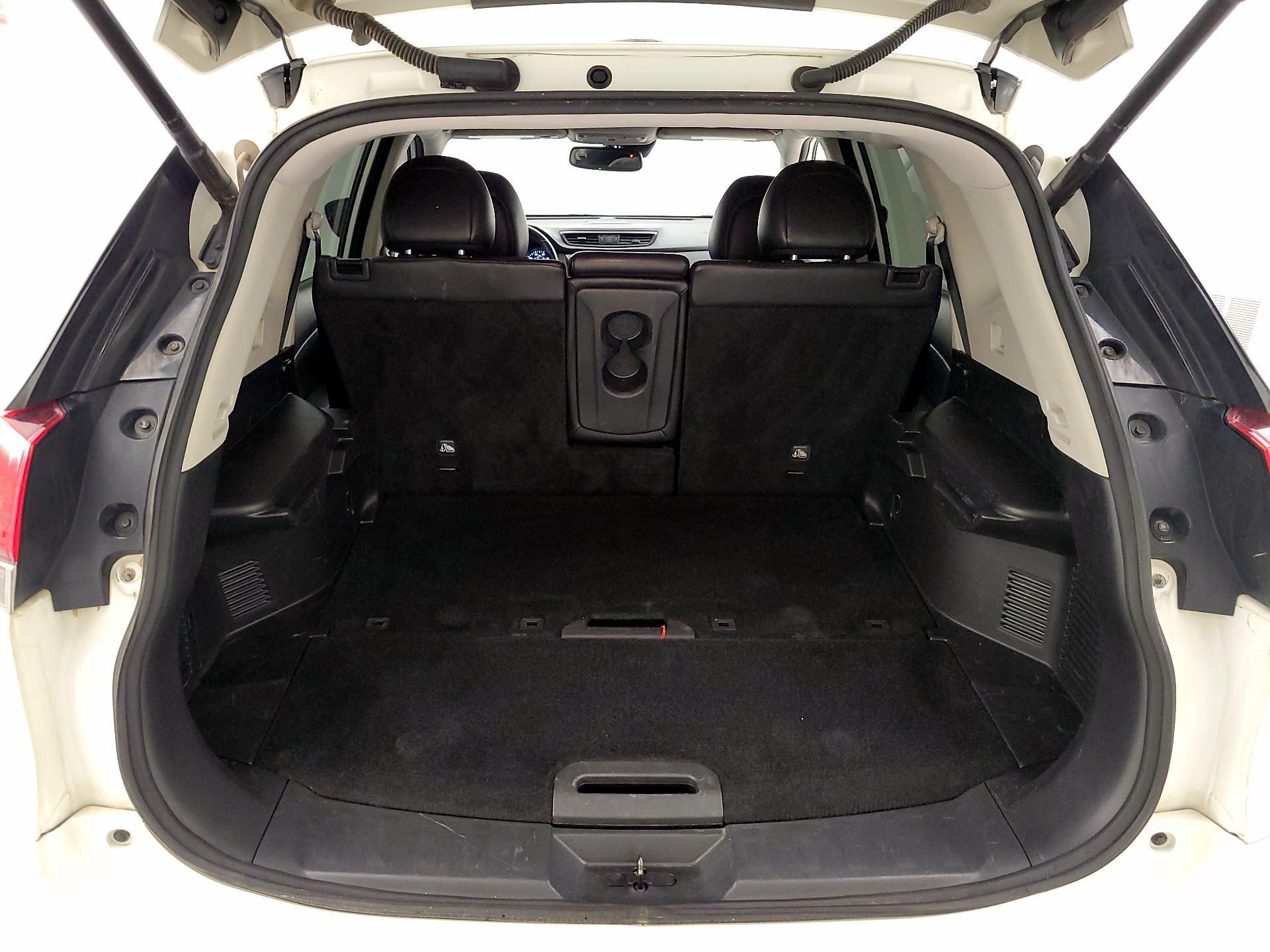 Thumbnail: 2017 Nissan Rogue - 14