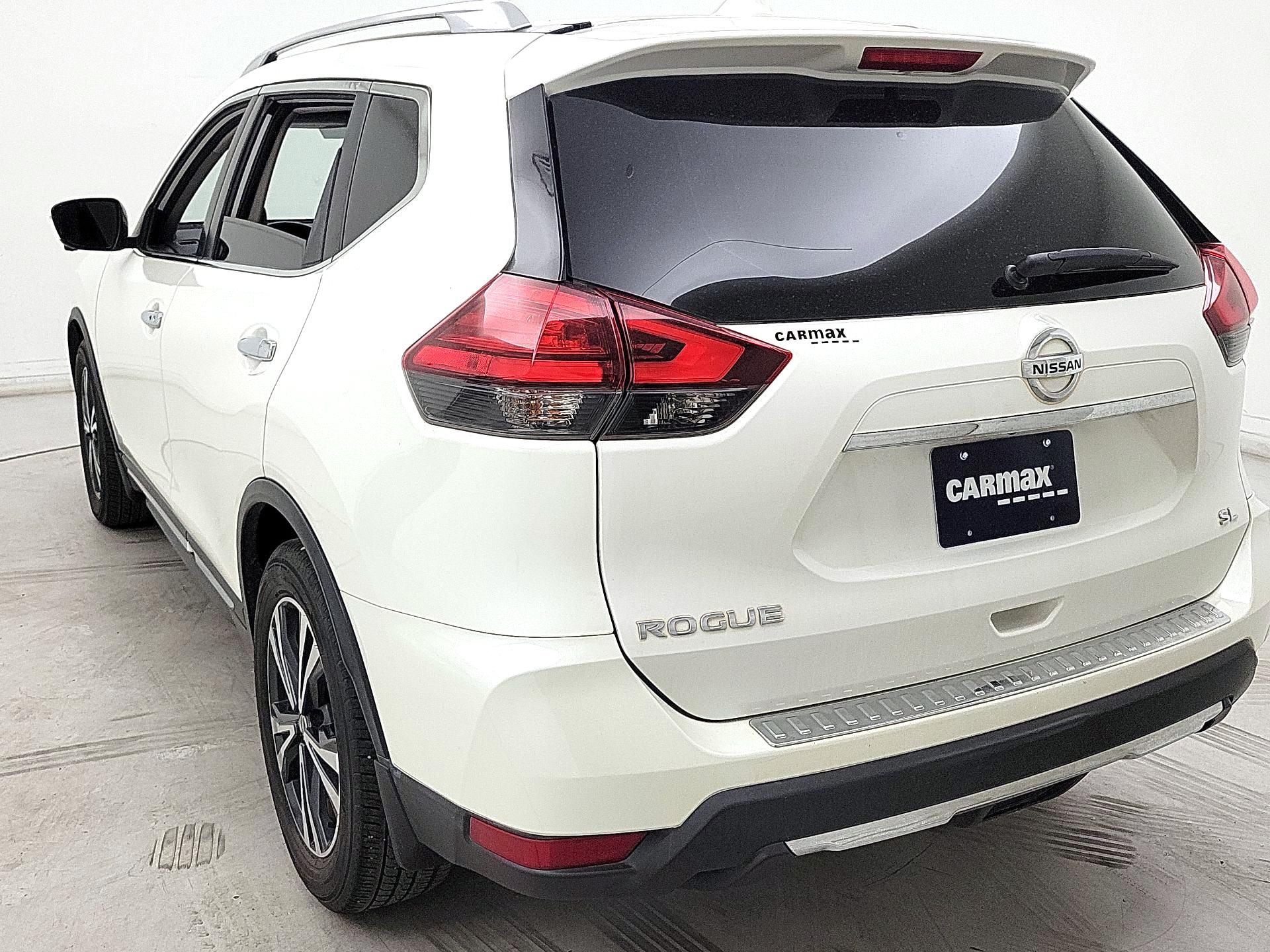 Thumbnail: 2017 Nissan Rogue - 7