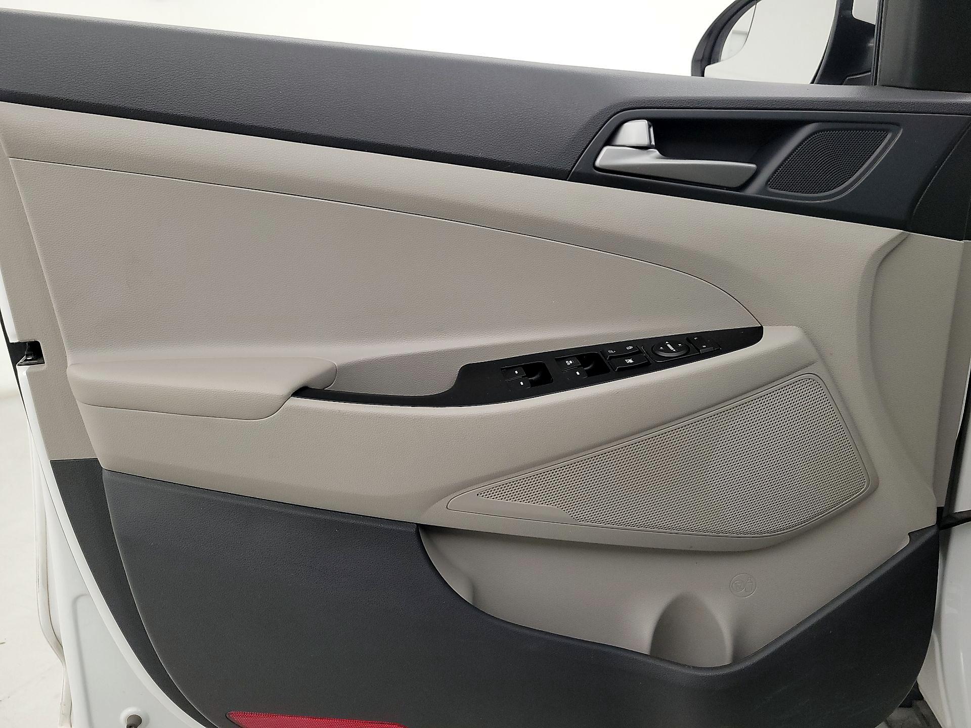 Thumbnail: 2018 Hyundai Tucson - 12