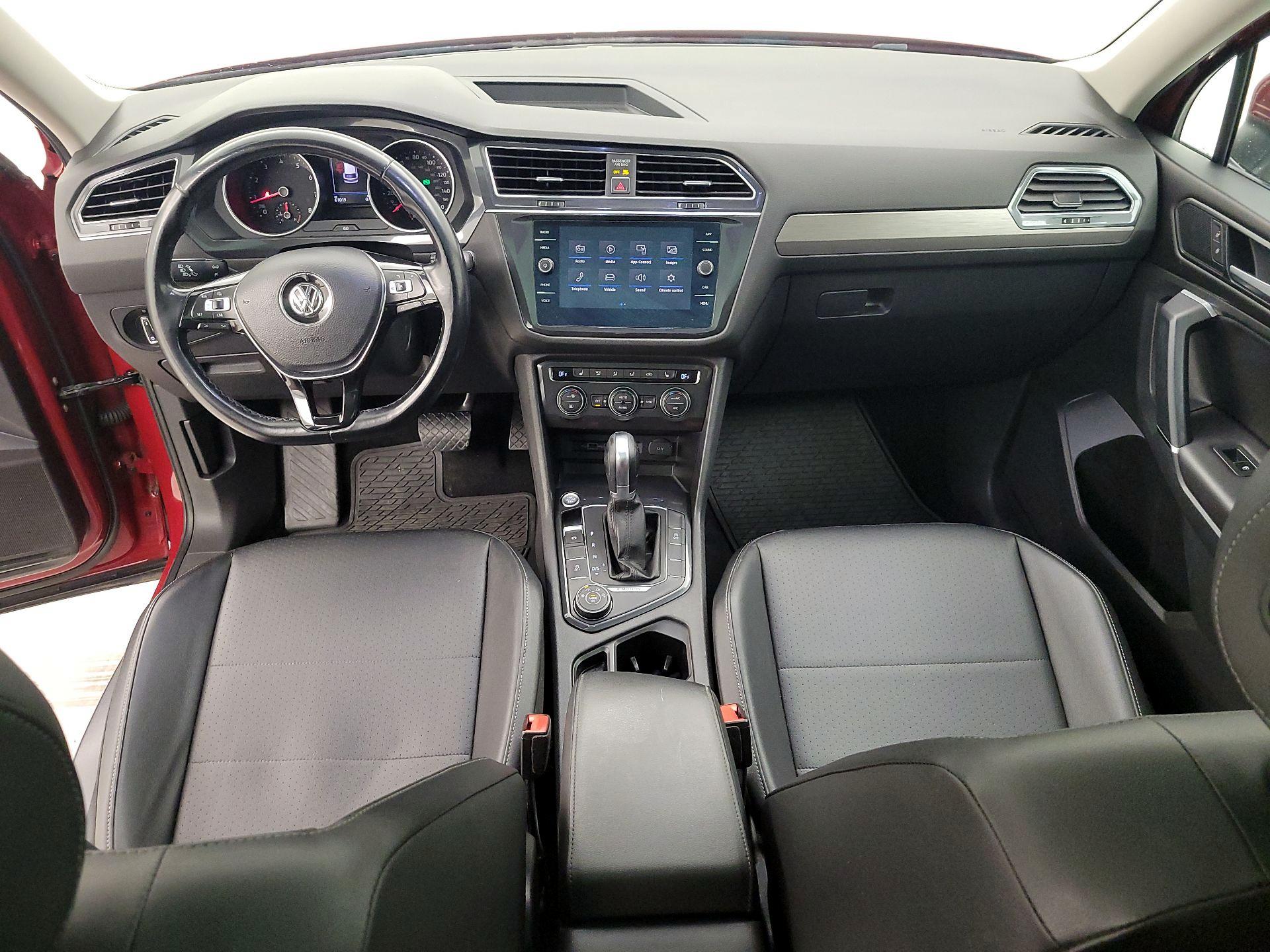 Thumbnail: 2018 Volkswagen Tiguan - 9