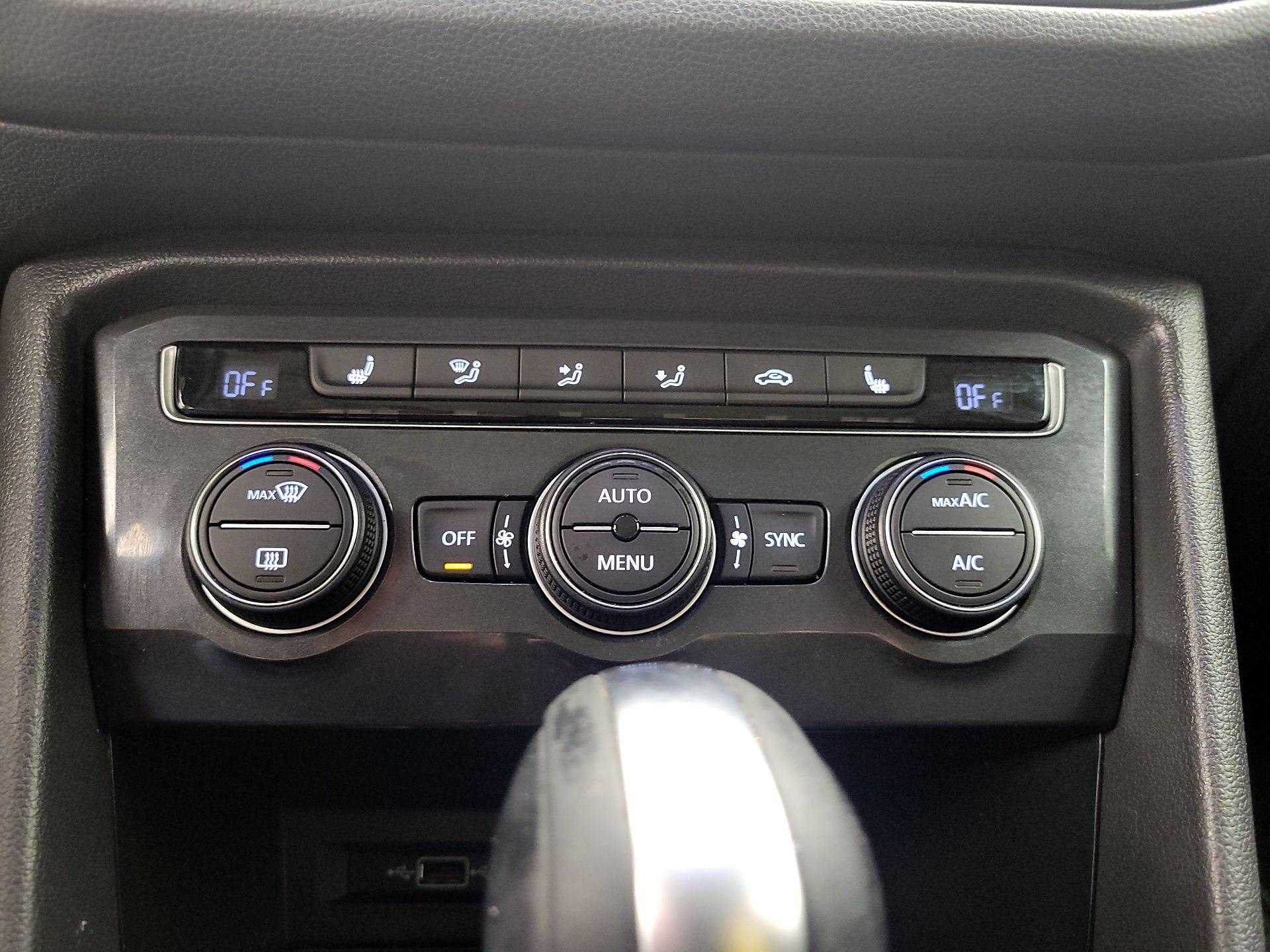 Thumbnail: 2018 Volkswagen Tiguan - 16