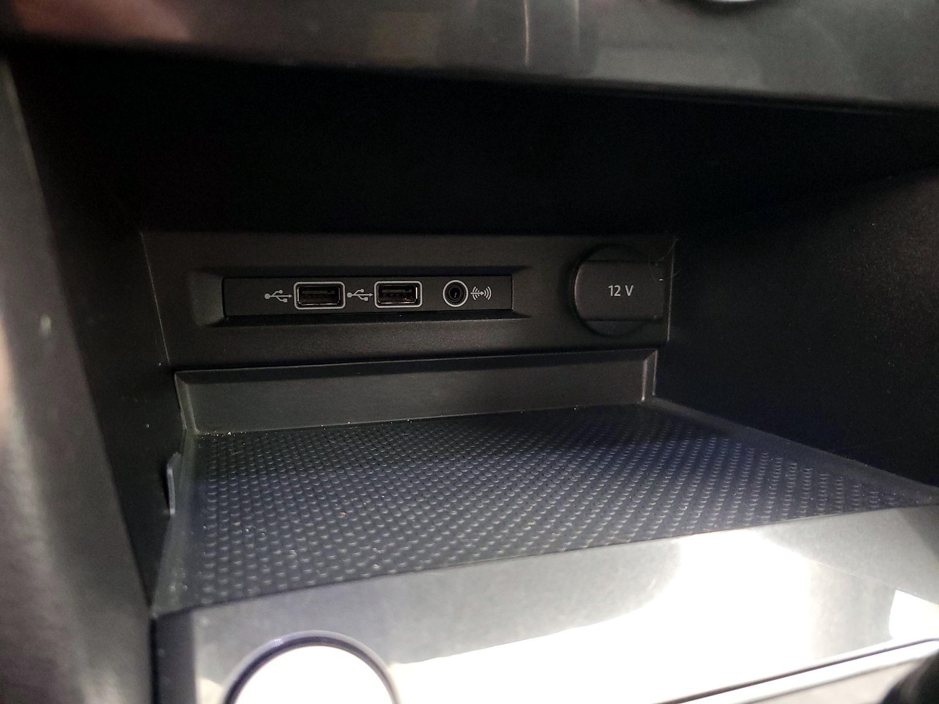 Thumbnail: 2018 Volkswagen Tiguan - 18