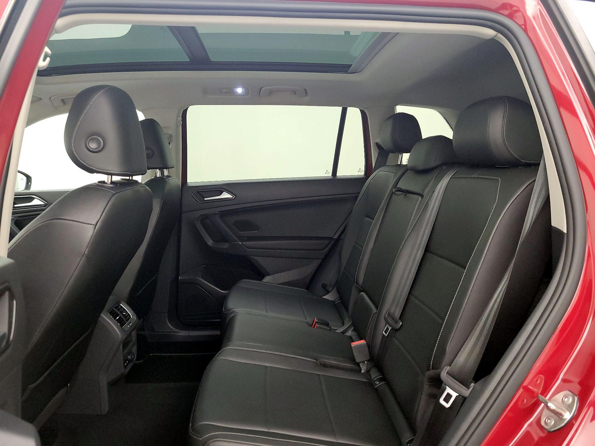 Thumbnail: 2018 Volkswagen Tiguan - 20