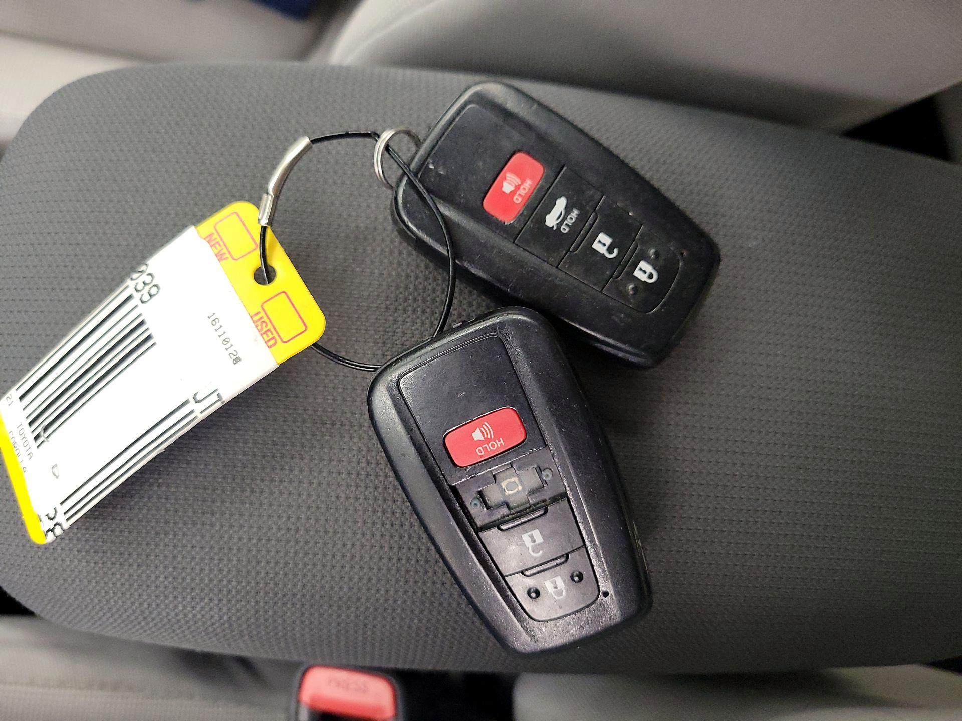 Thumbnail: 2021 Toyota Corolla - 18