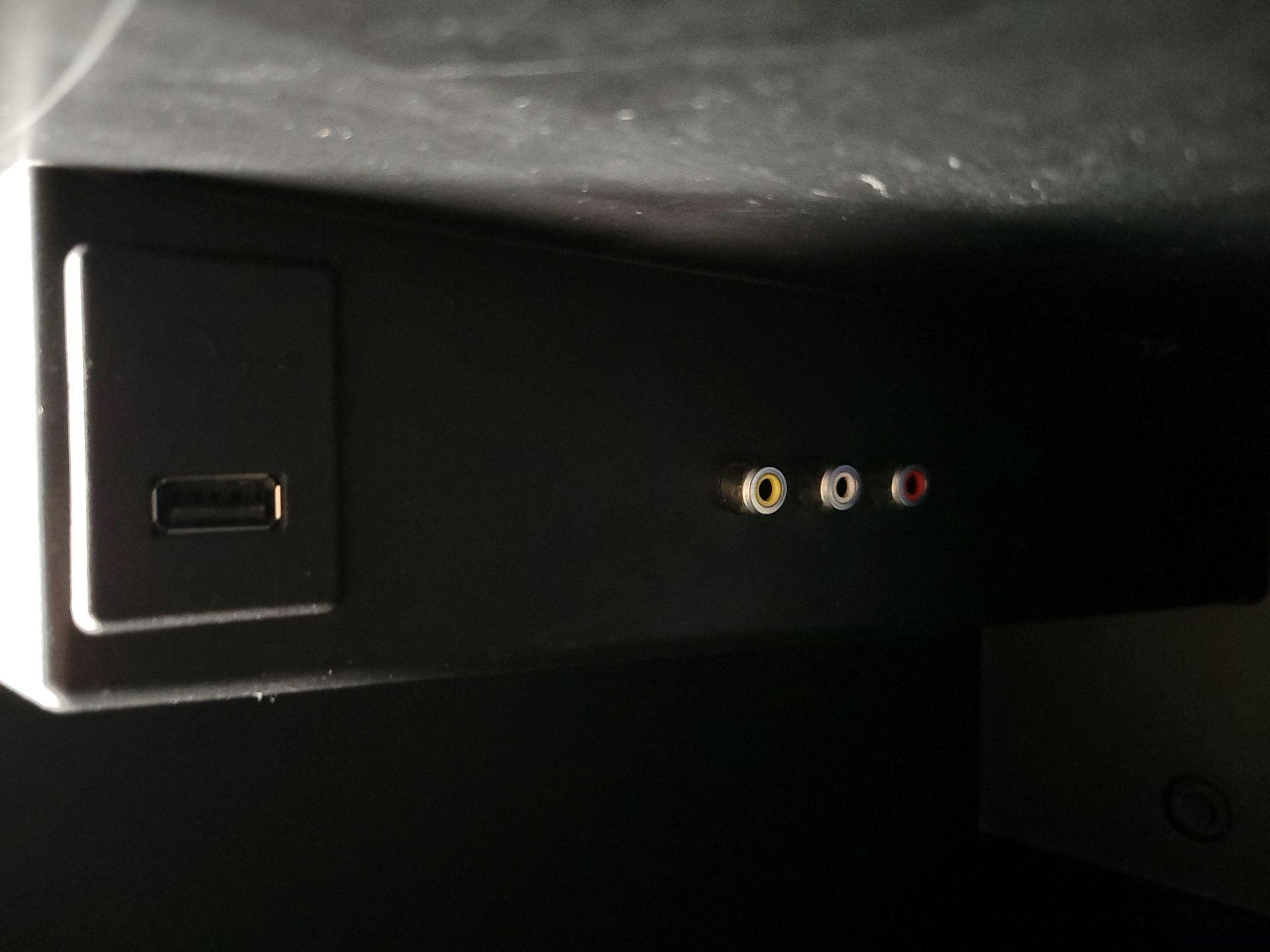 Thumbnail: 2015 Nissan Armada - 17