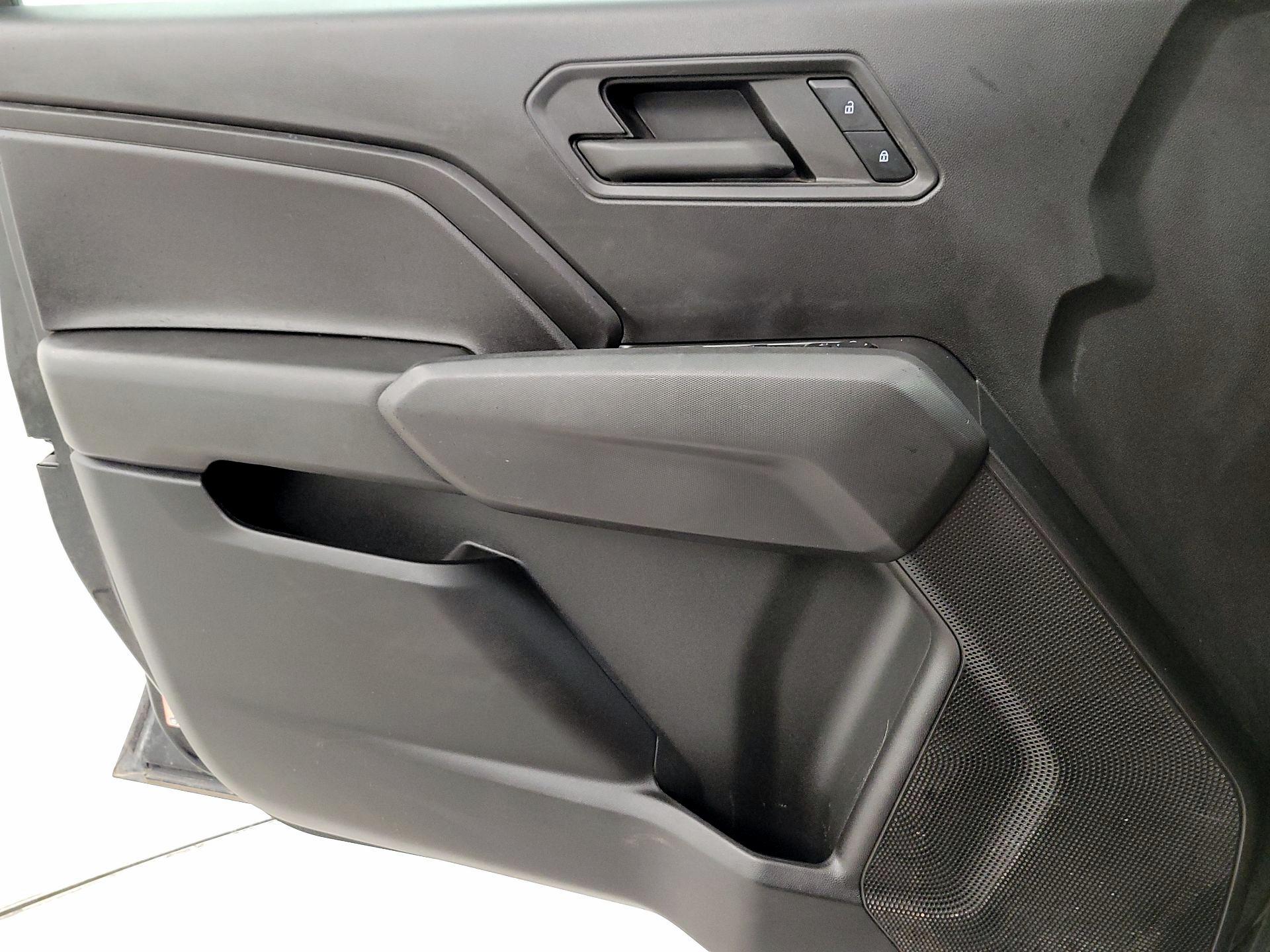 Thumbnail: 2023 Chevrolet Colorado - 12