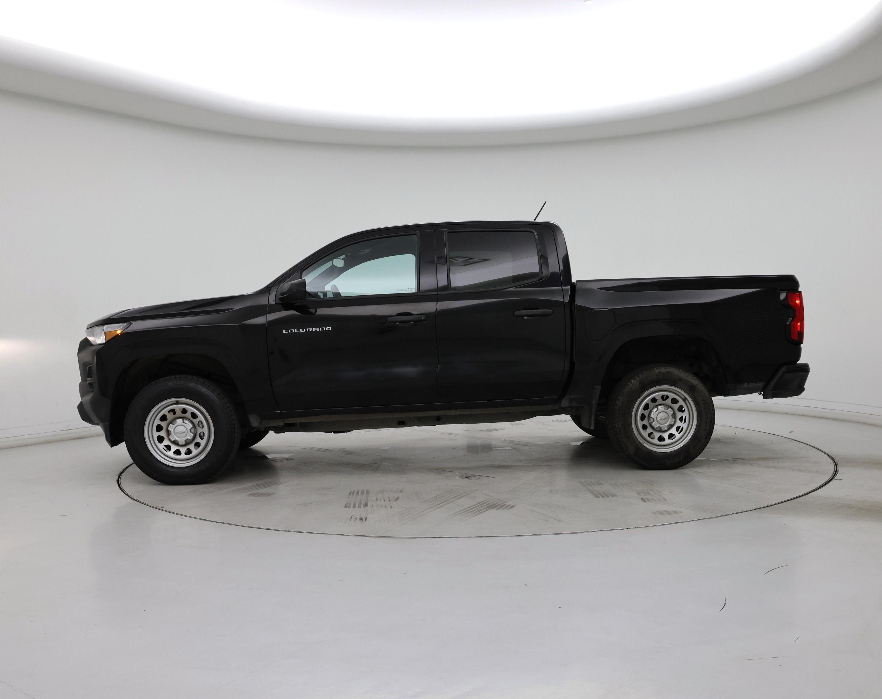 Thumbnail: 2023 Chevrolet Colorado - 3