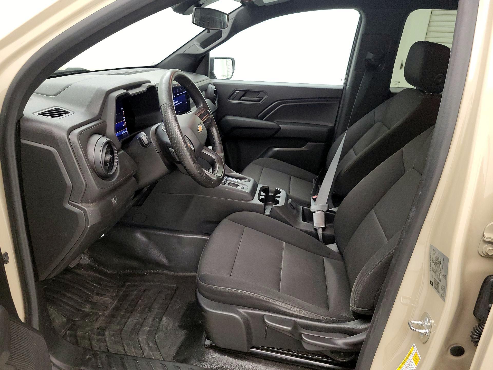 Thumbnail: 2023 Chevrolet Colorado - 11