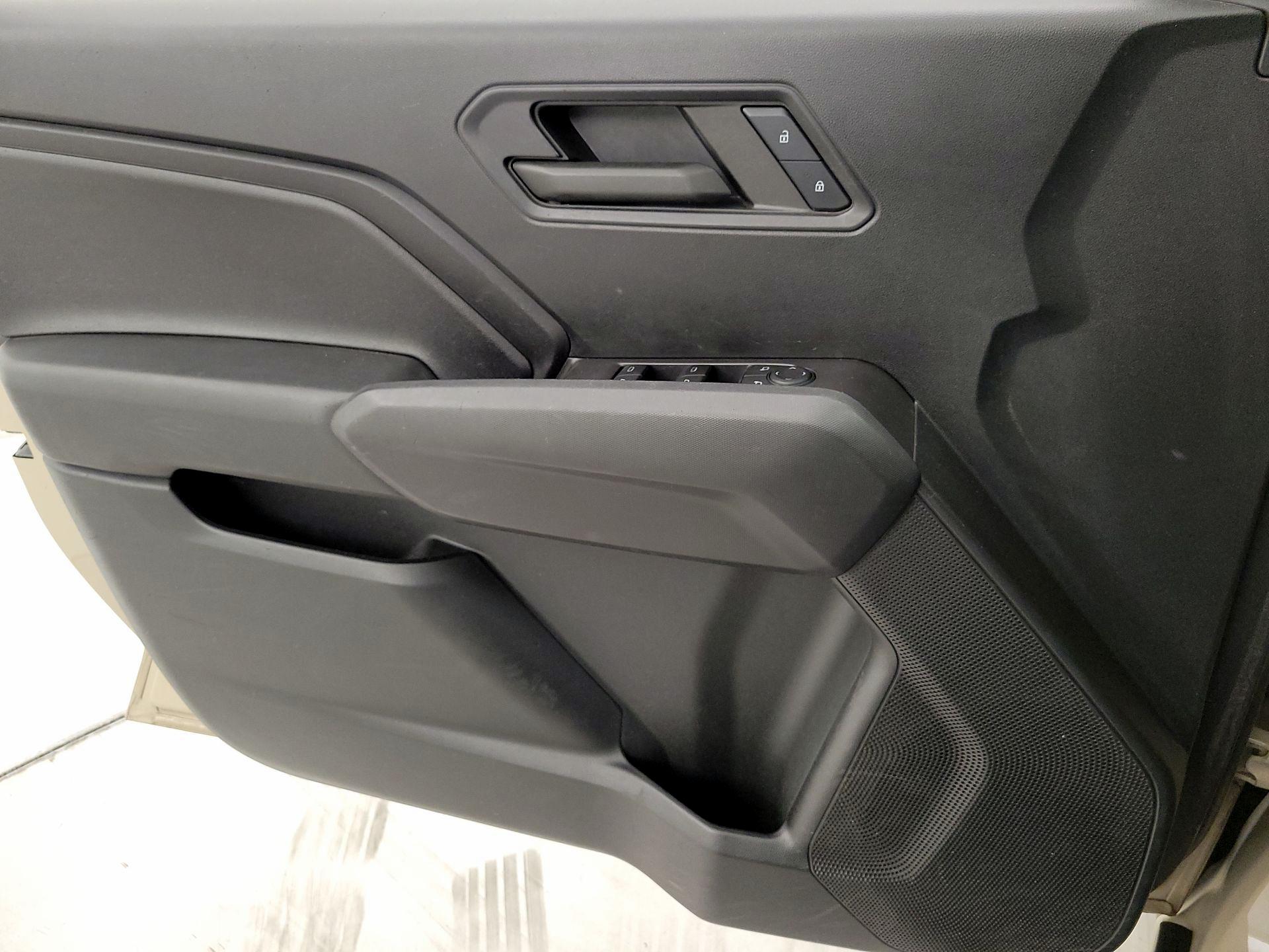 Thumbnail: 2023 Chevrolet Colorado - 12