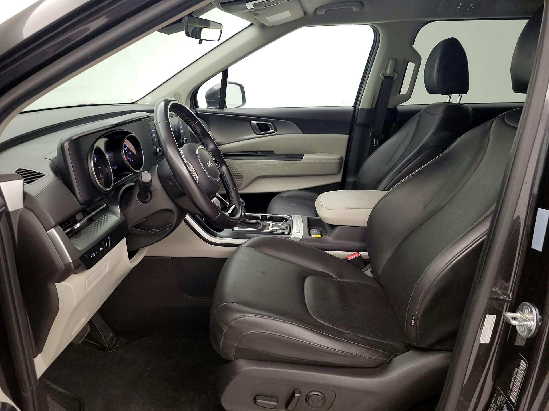 Thumbnail: 2023 Kia Carnival - 11