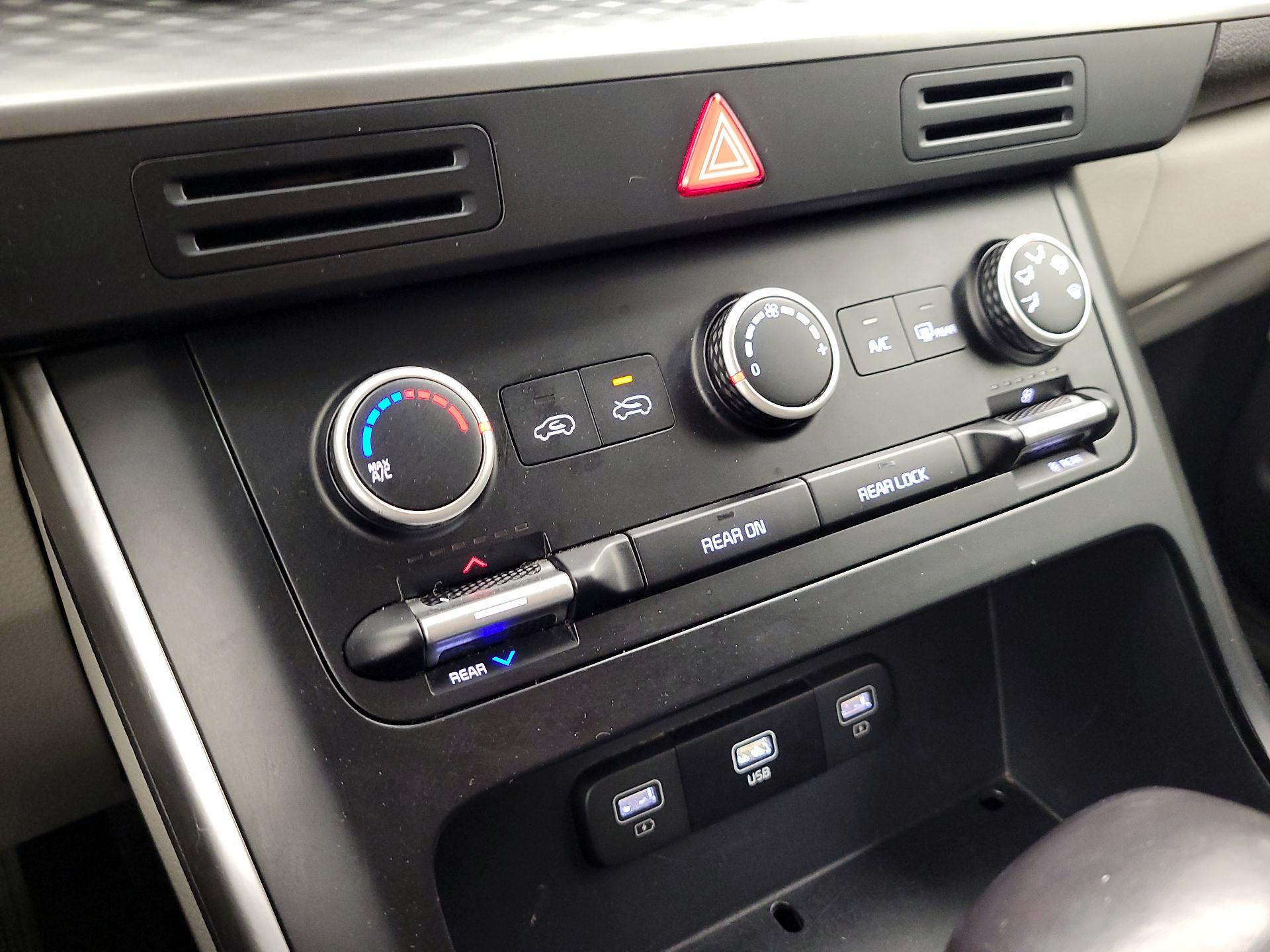 Thumbnail: 2023 Kia Carnival - 14