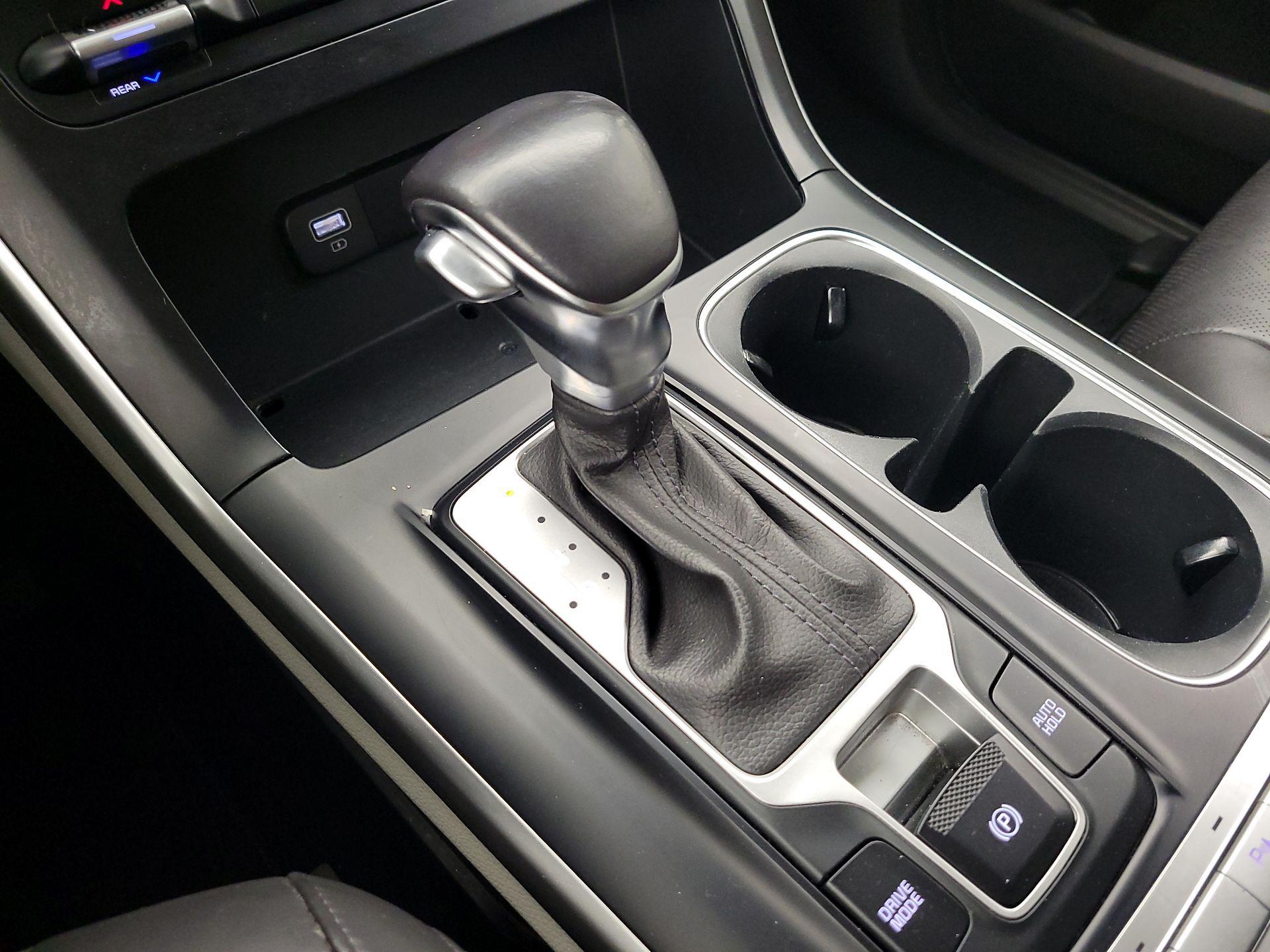 Thumbnail: 2023 Kia Carnival - 15