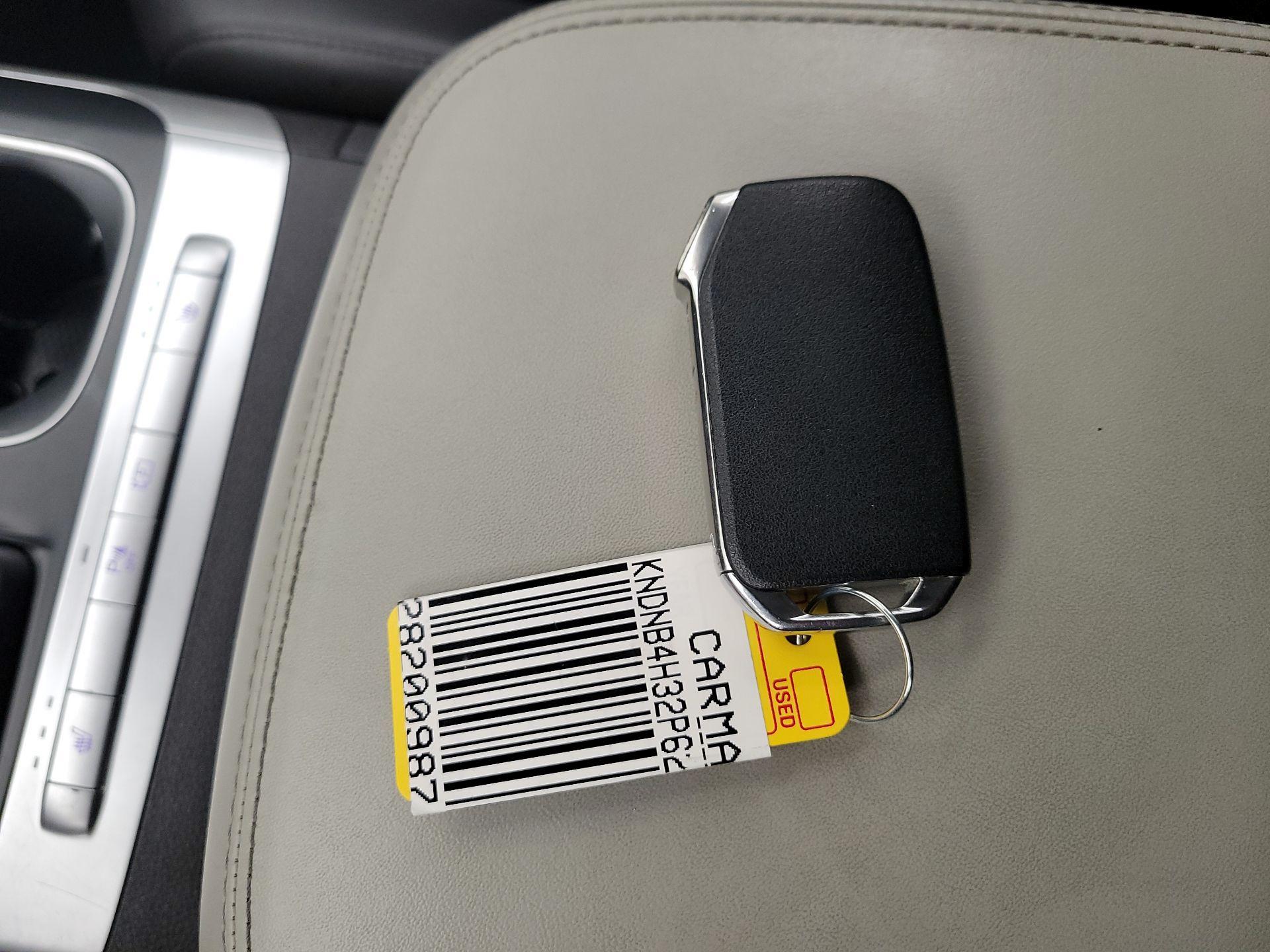 Thumbnail: 2023 Kia Carnival - 18