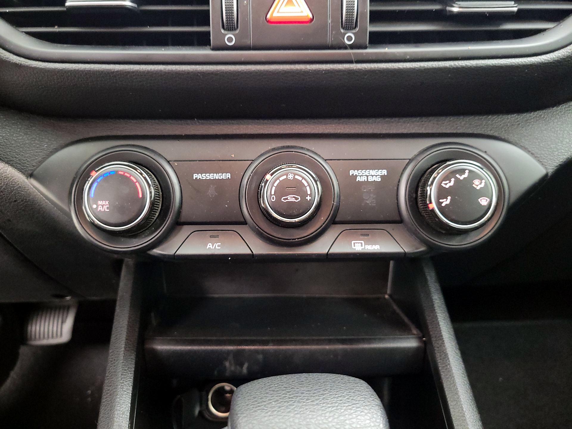 Thumbnail: 2024 Kia Forte - 16