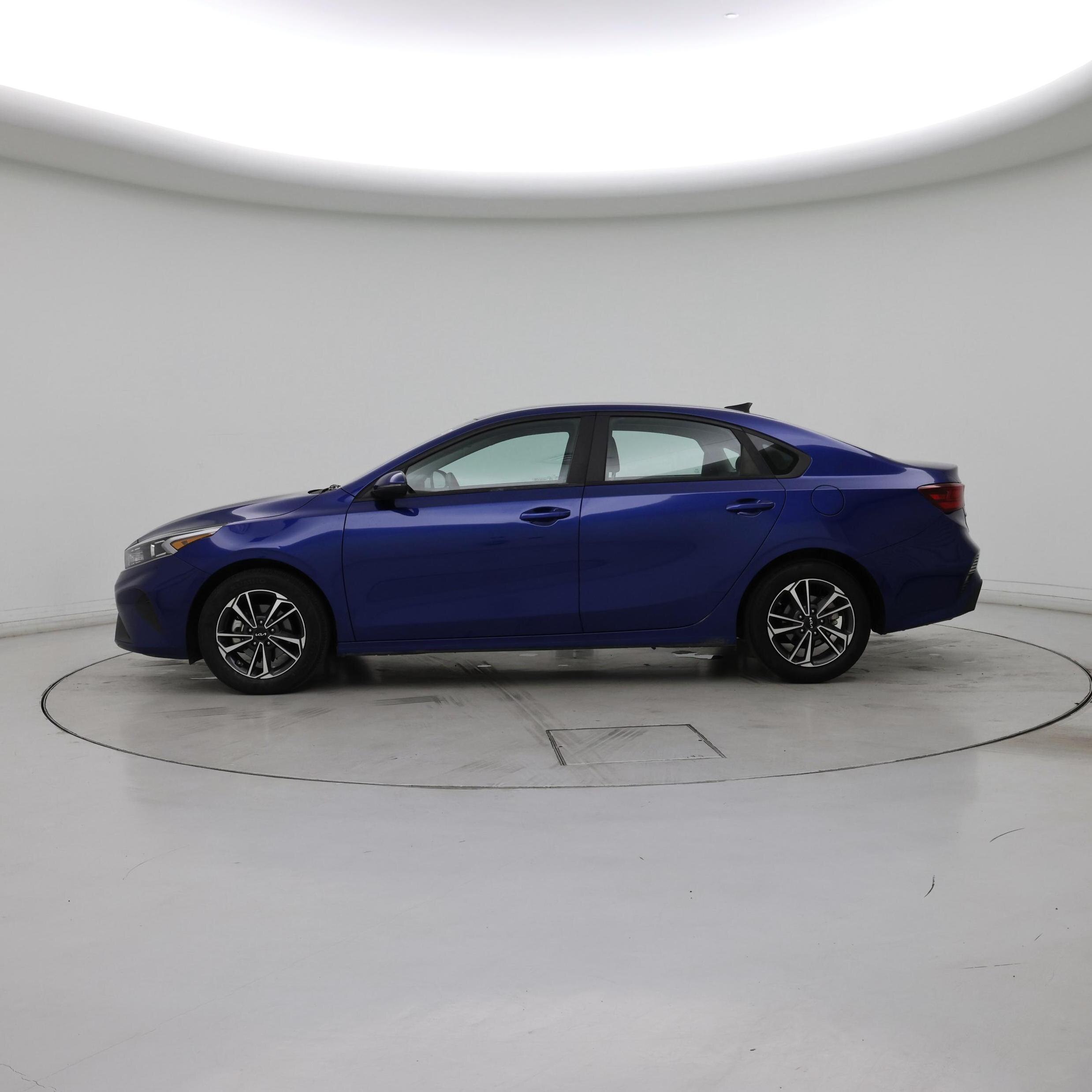 Thumbnail: 2024 Kia Forte - 3