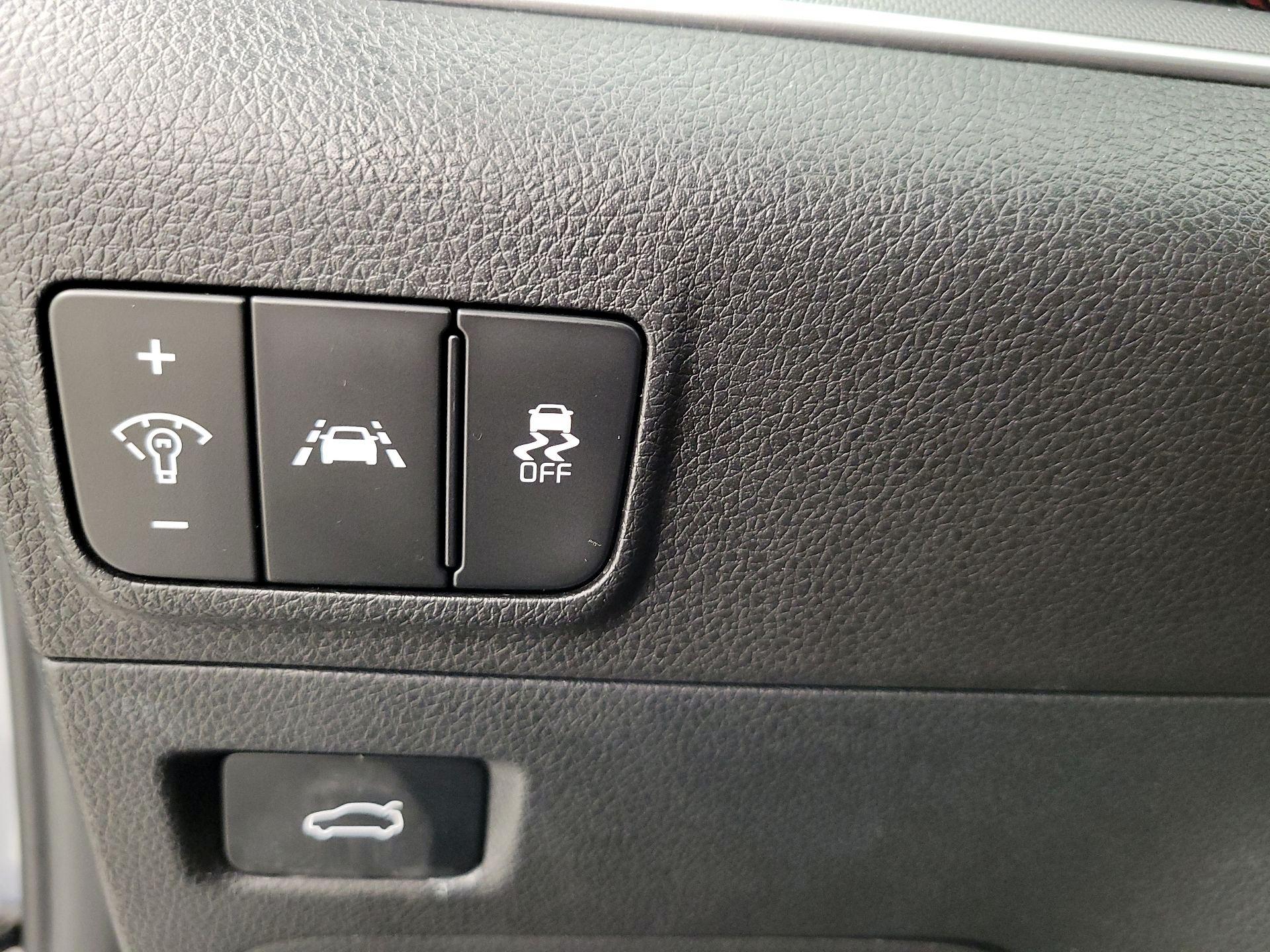 Thumbnail: 2023 Kia K5 - 13