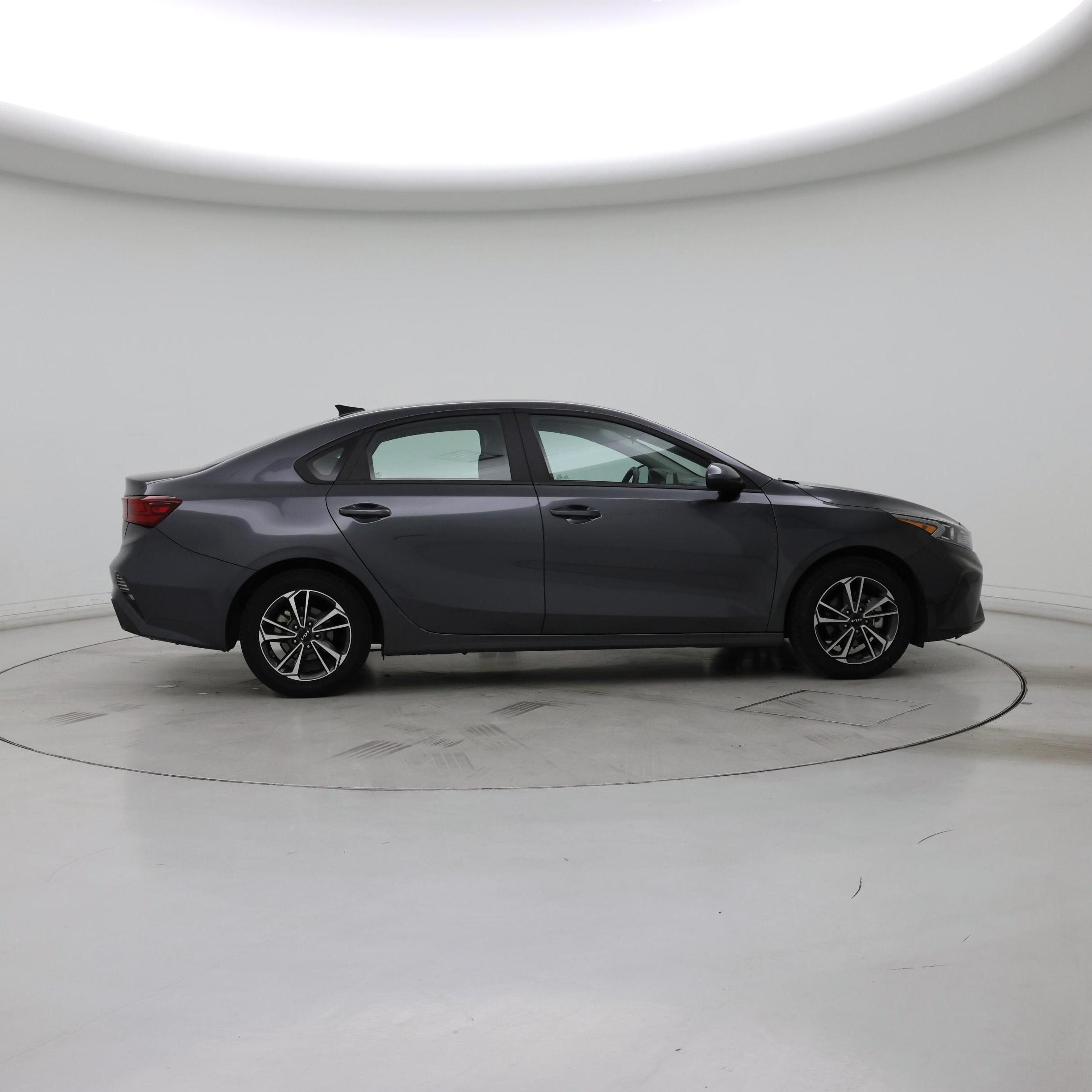 Thumbnail: 2024 Kia Forte - 7