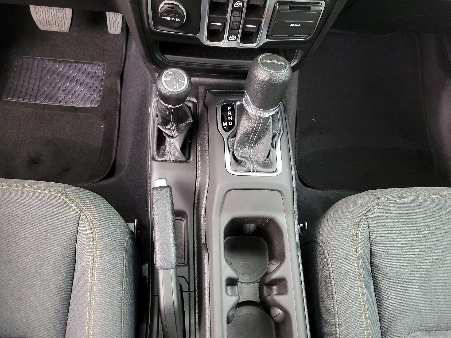 Thumbnail: 2025 Jeep Gladiator - 17