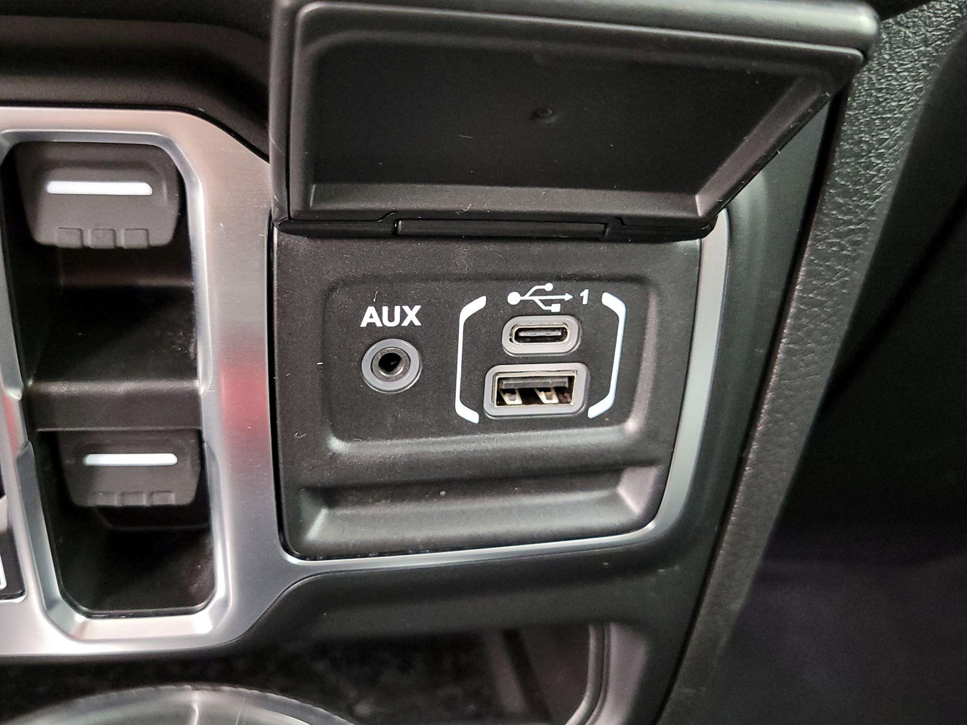 Thumbnail: 2025 Jeep Gladiator - 18