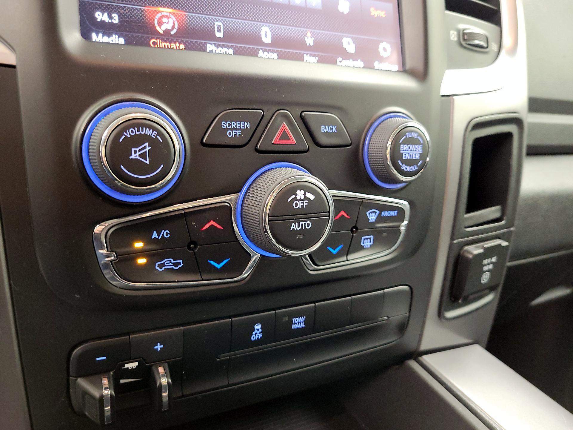 Thumbnail: 2023 RAM 1500 Classic - 17