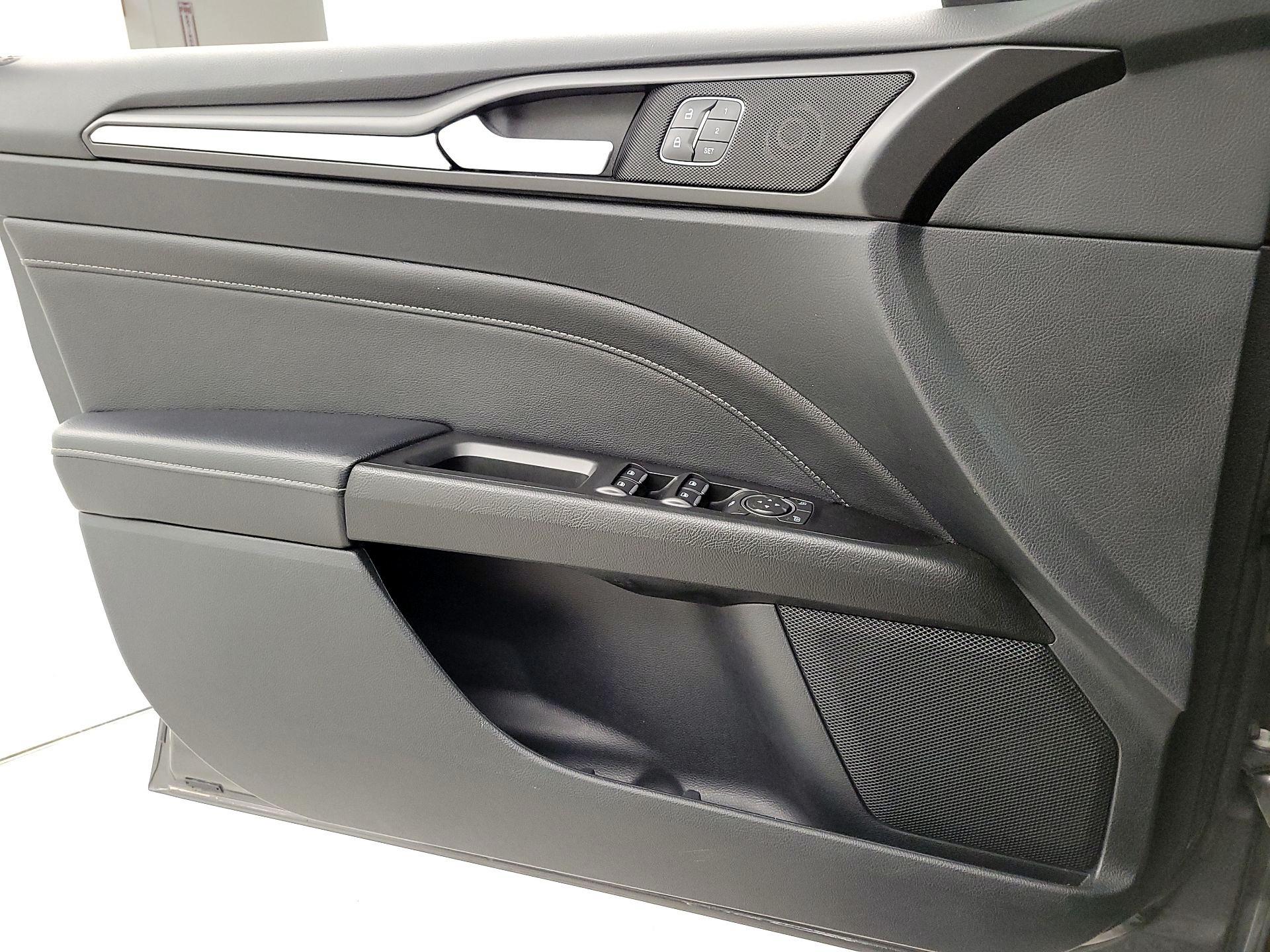 Thumbnail: 2019 Ford Fusion - 12