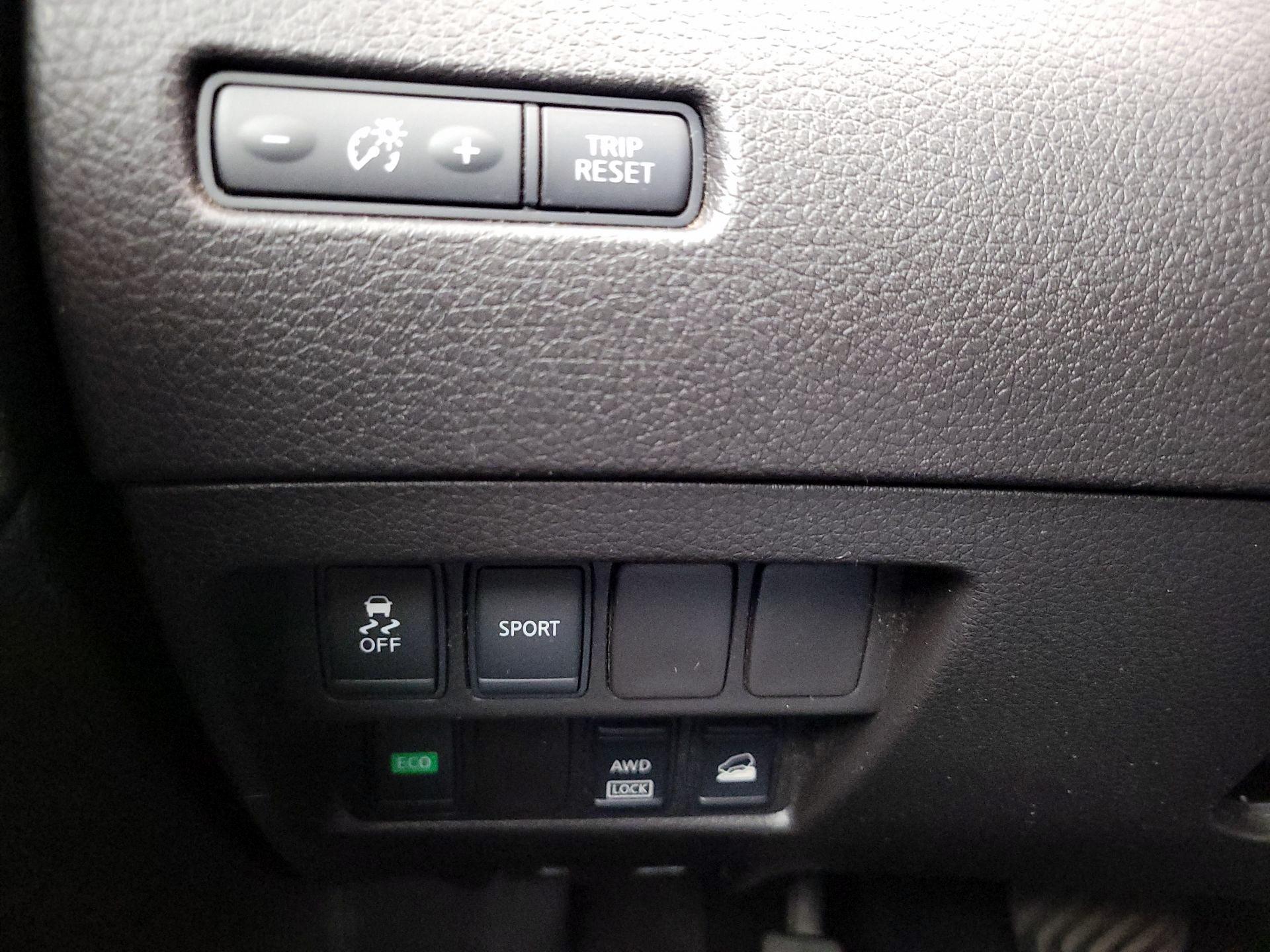 Thumbnail: 2016 Nissan Rogue - 13