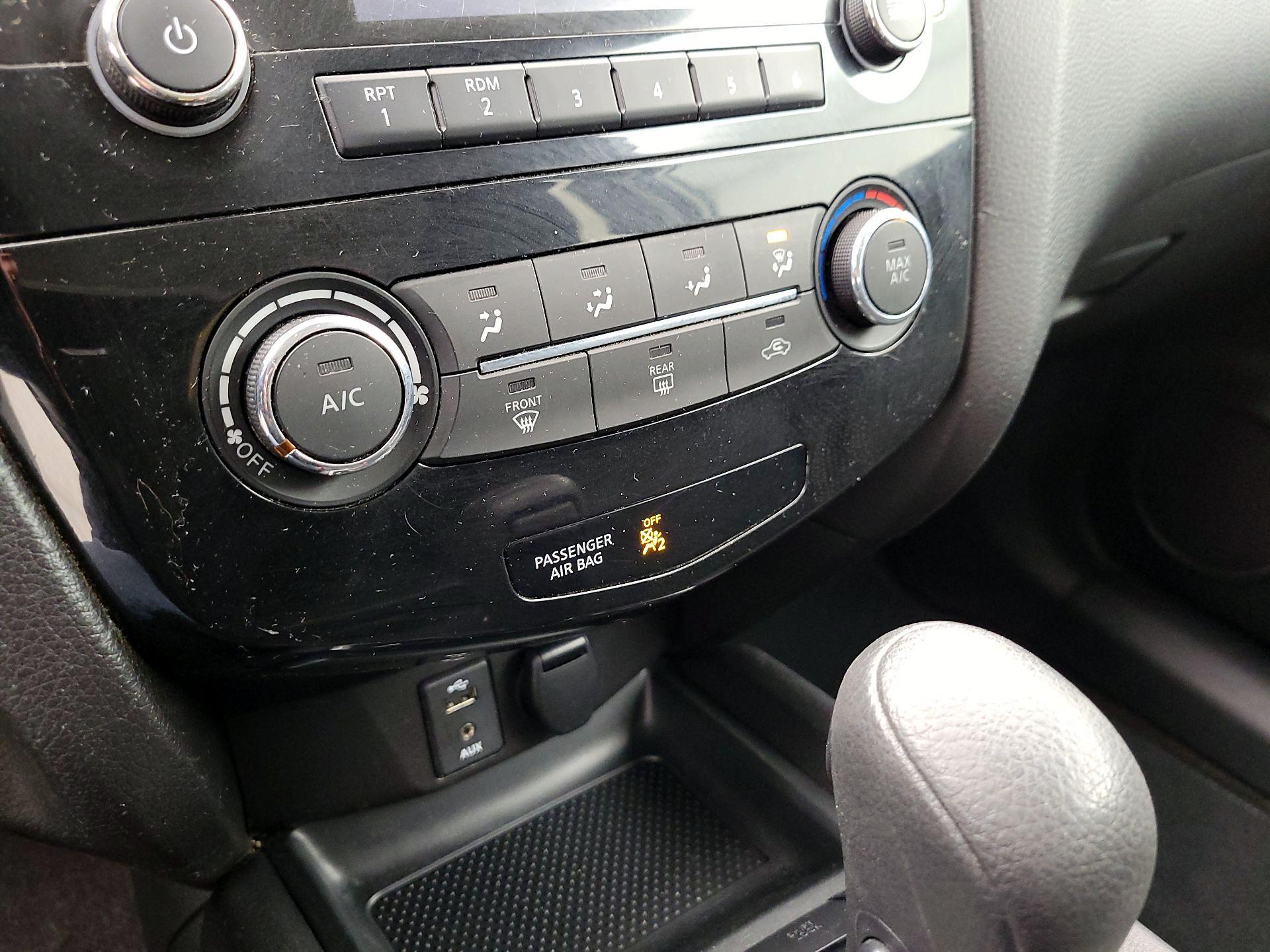 Thumbnail: 2016 Nissan Rogue - 16