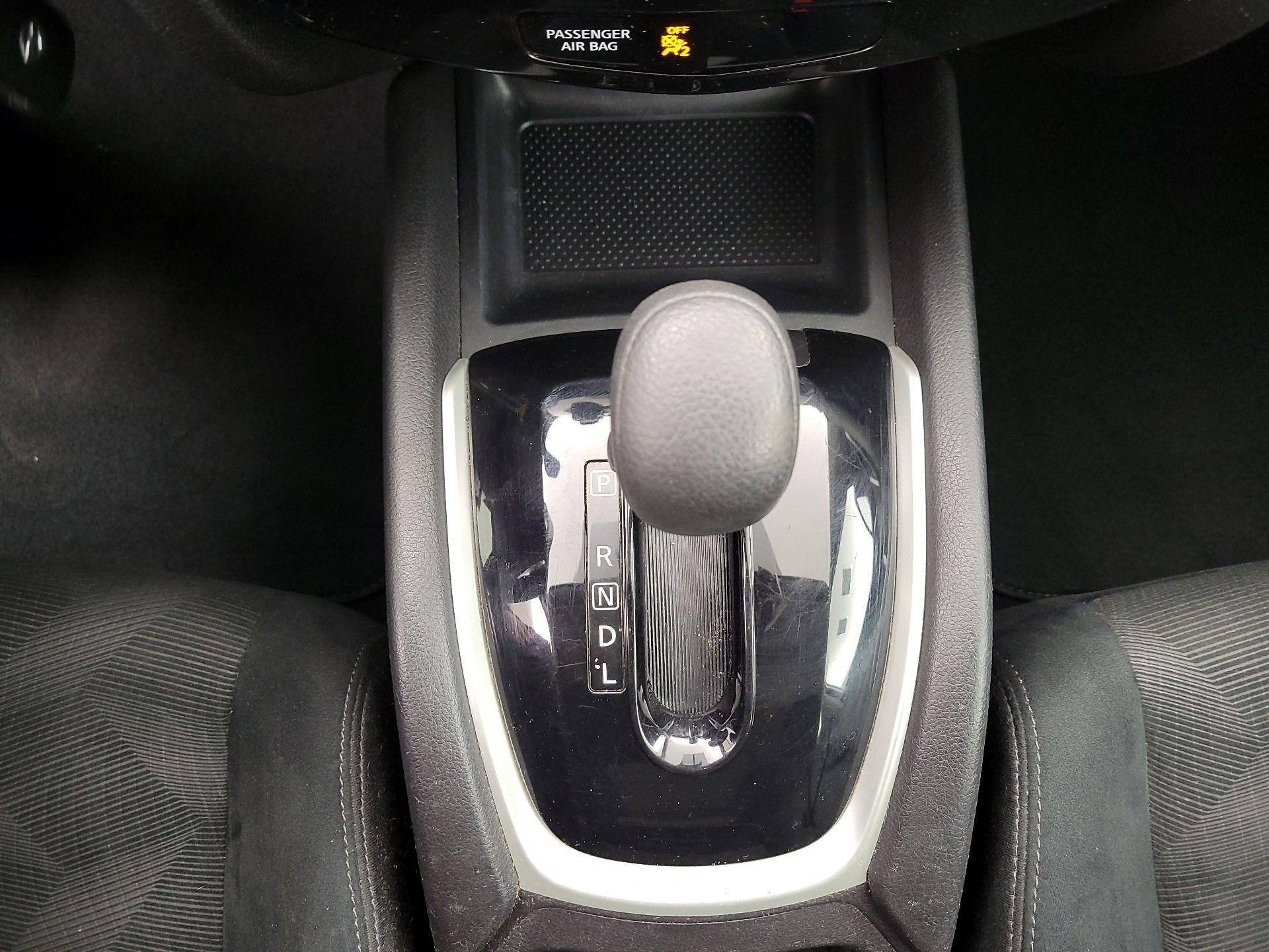 Thumbnail: 2016 Nissan Rogue - 17